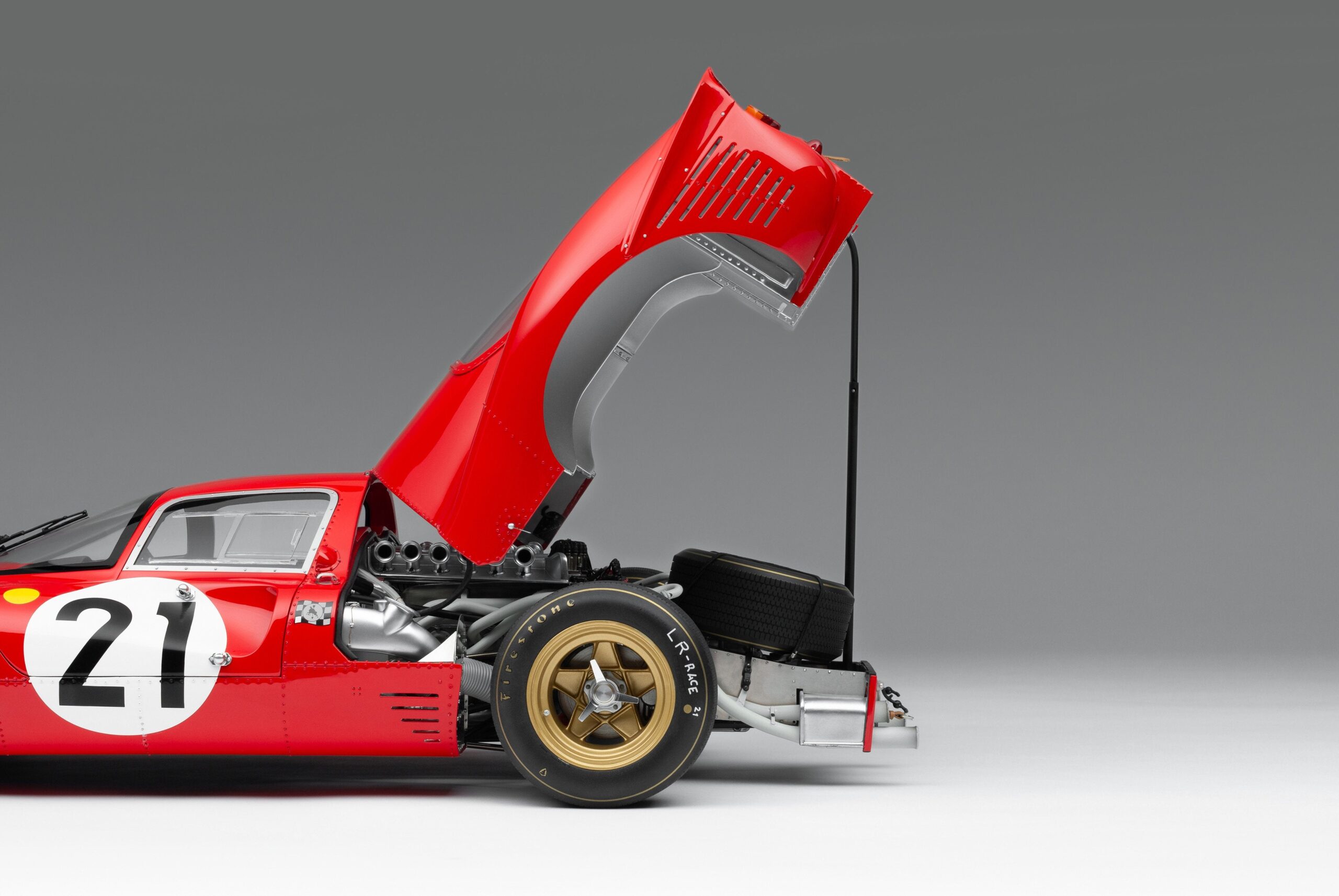Amalgam Ferrari 330 P4 1967 Le Mans 2. Platz - Rot | 1:8 - 画像15