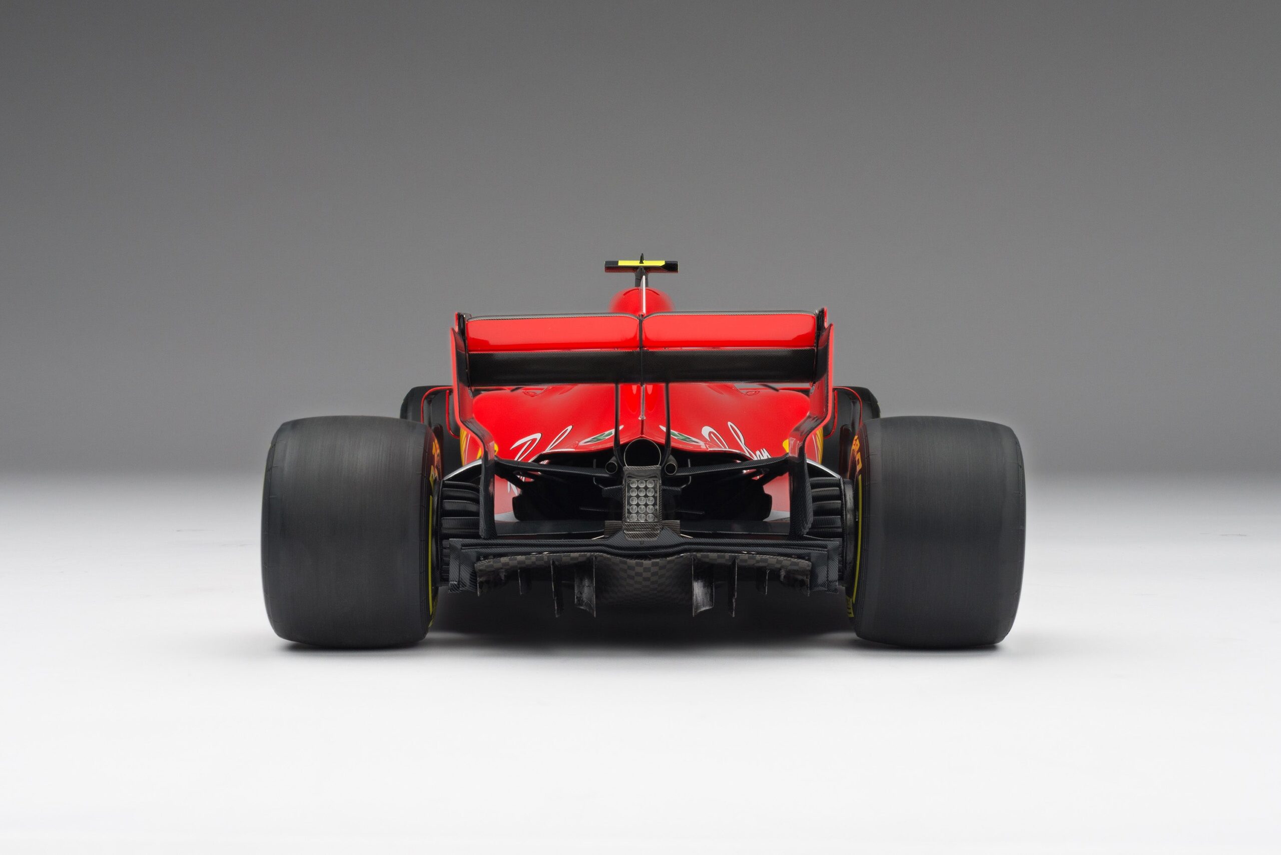 Amalgam Ferrari SF71H 2018 Australian Grand Prix - Rot | 1:8 - Image 17