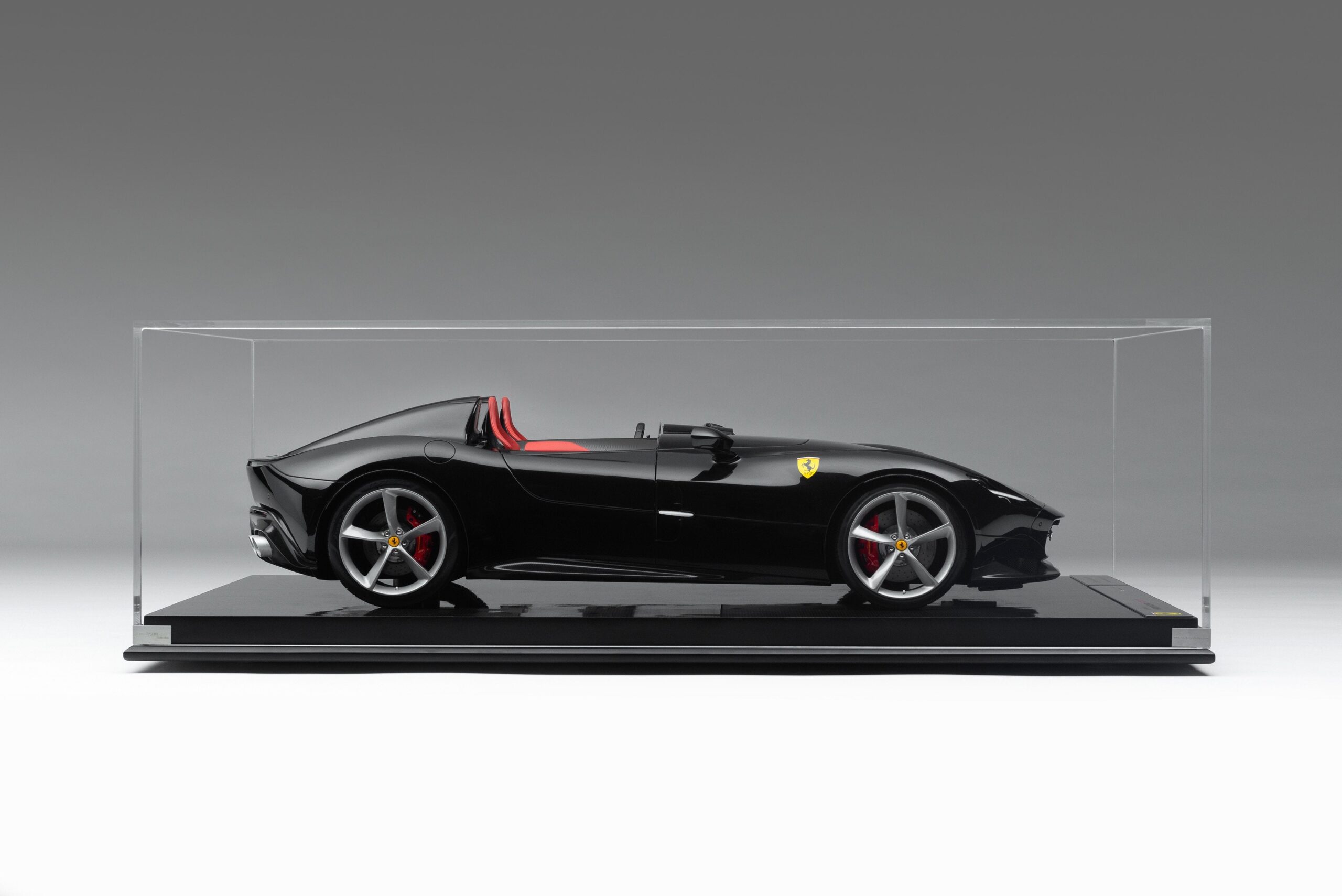 Amalgam Ferrari Monza SP2 (2019) - Schwarz | 1:8 - Image 10