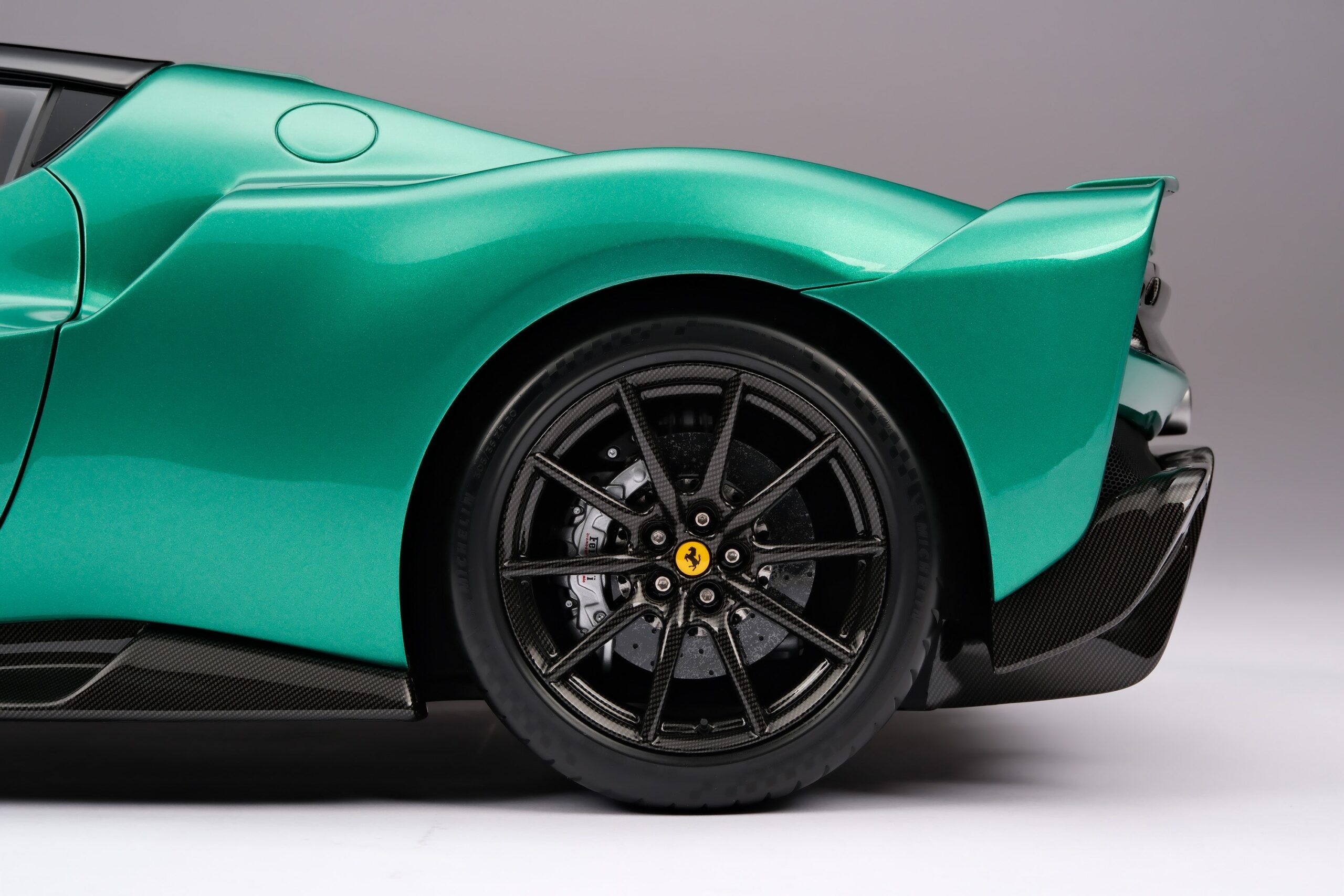 Amalgam Ferrari 296 Speciale (2025) - Grün | 1:8 - 画像11