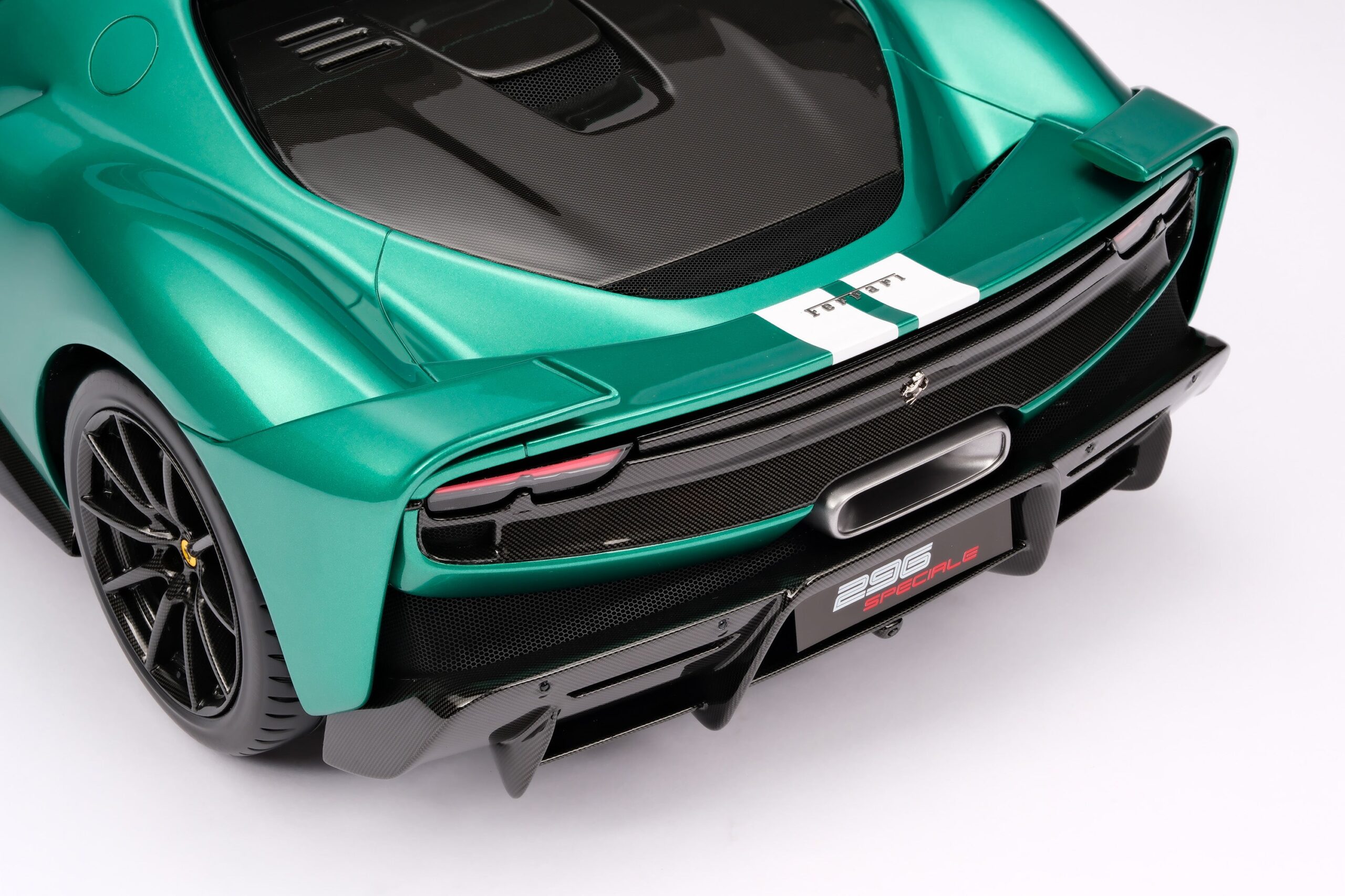 Amalgam Ferrari 296 Speciale (2025) - Grün | 1:8 - 画像15