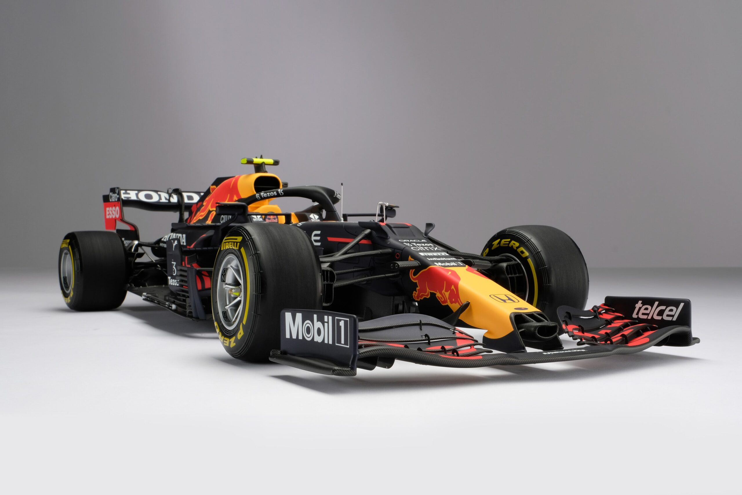 Amalgam Red Bull Racing Honda RB16B 2021 Baku Grand Prix Sergio Pérez | 1:8 - Imagen 4