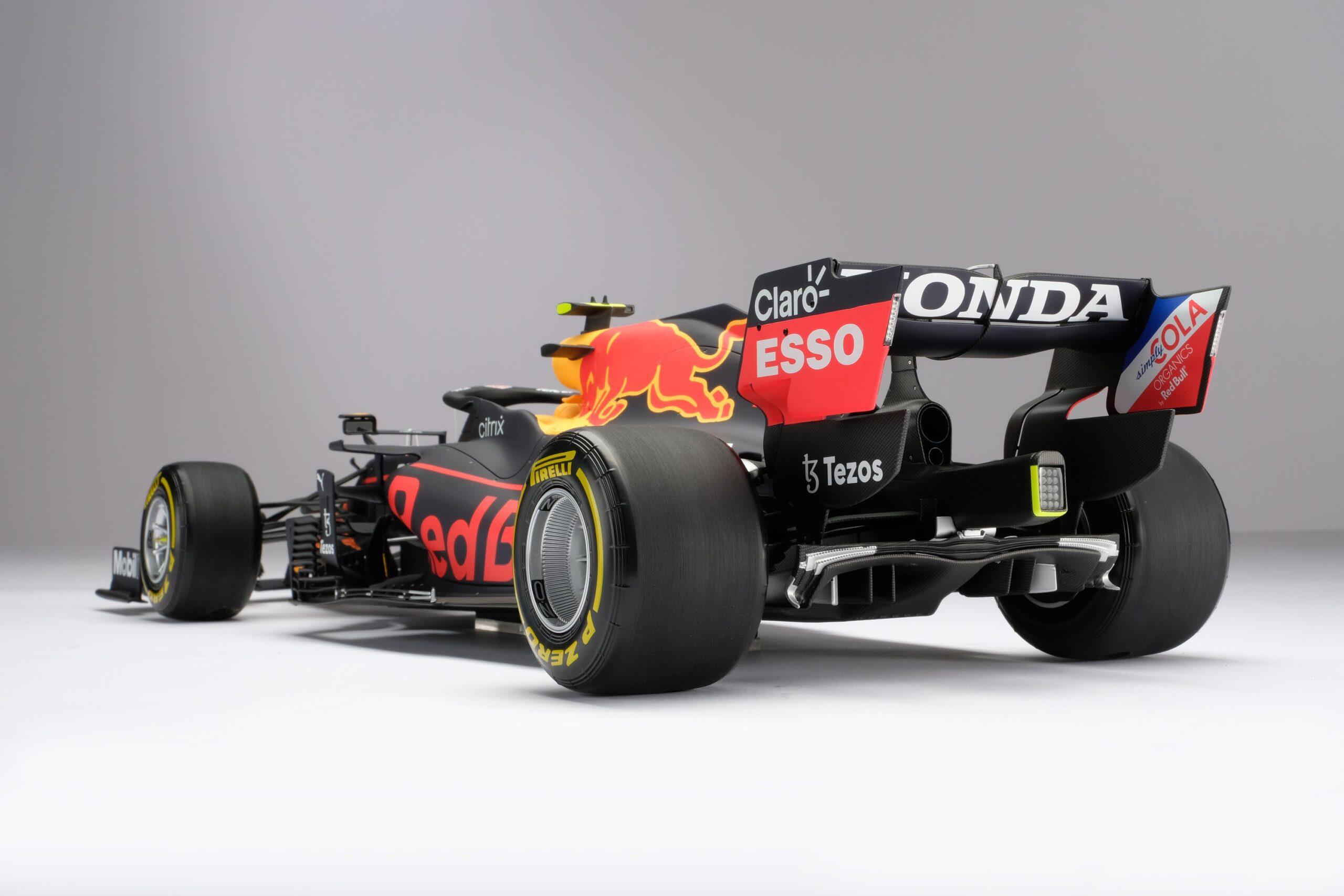 Amalgam Red Bull Racing Honda RB16B 2021 Baku Grand Prix Sergio Pérez | 1:8 - Imagen 16