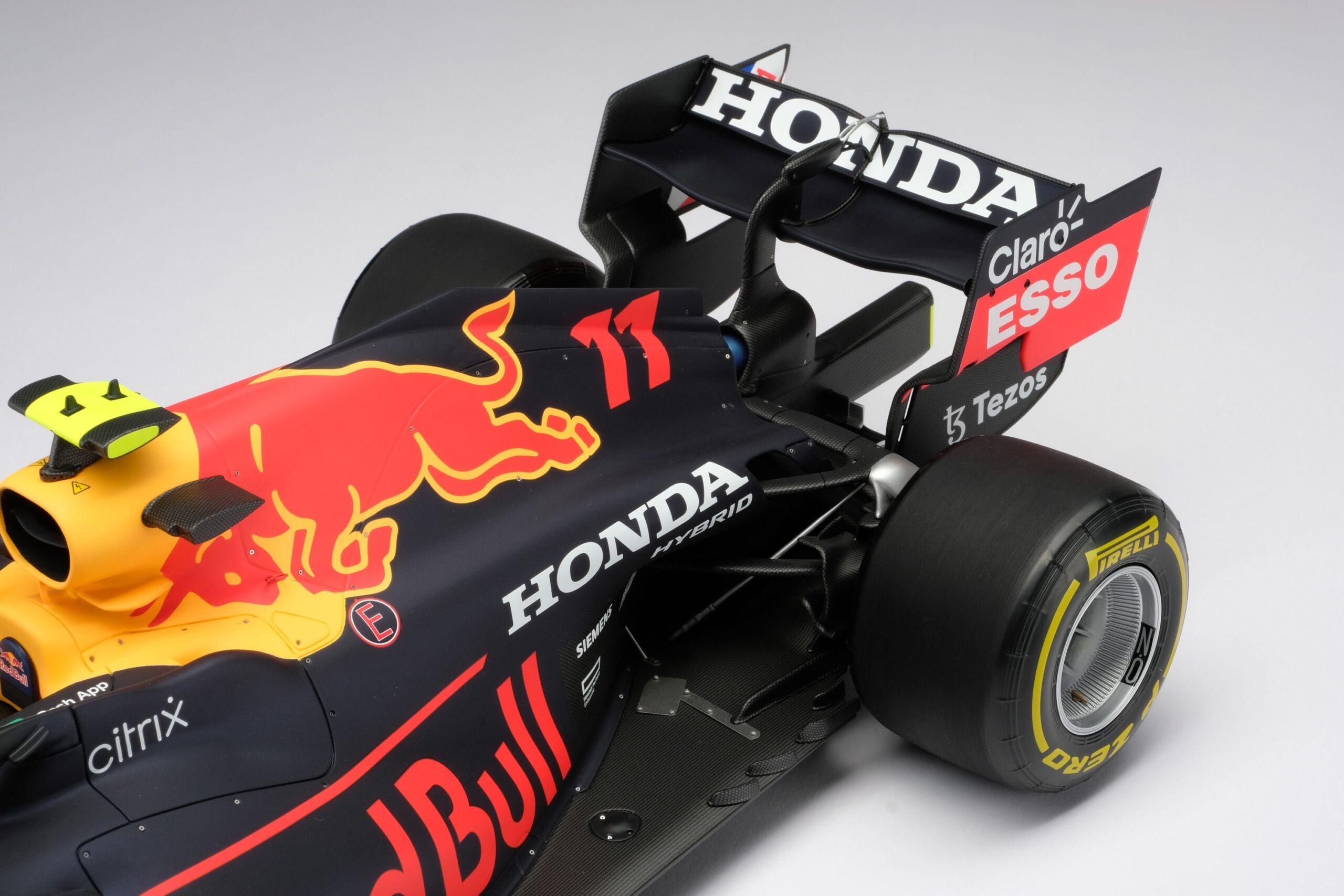 Amalgam Red Bull Racing Honda RB16B 2021 Baku Grand Prix Sergio Pérez | 1:8 - Imagen 17