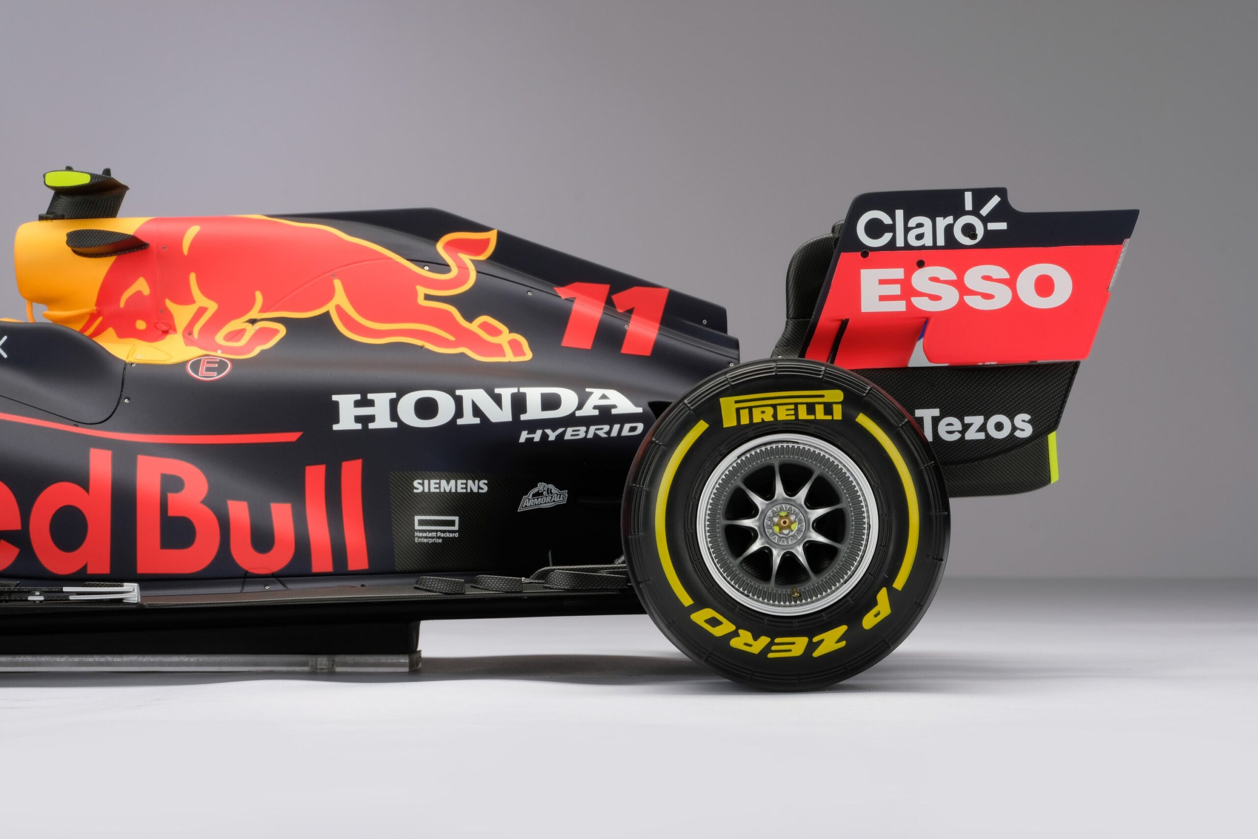 Amalgam Red Bull Racing Honda RB16B 2021 Baku Grand Prix Sergio Pérez | 1:8 - Imagen 13