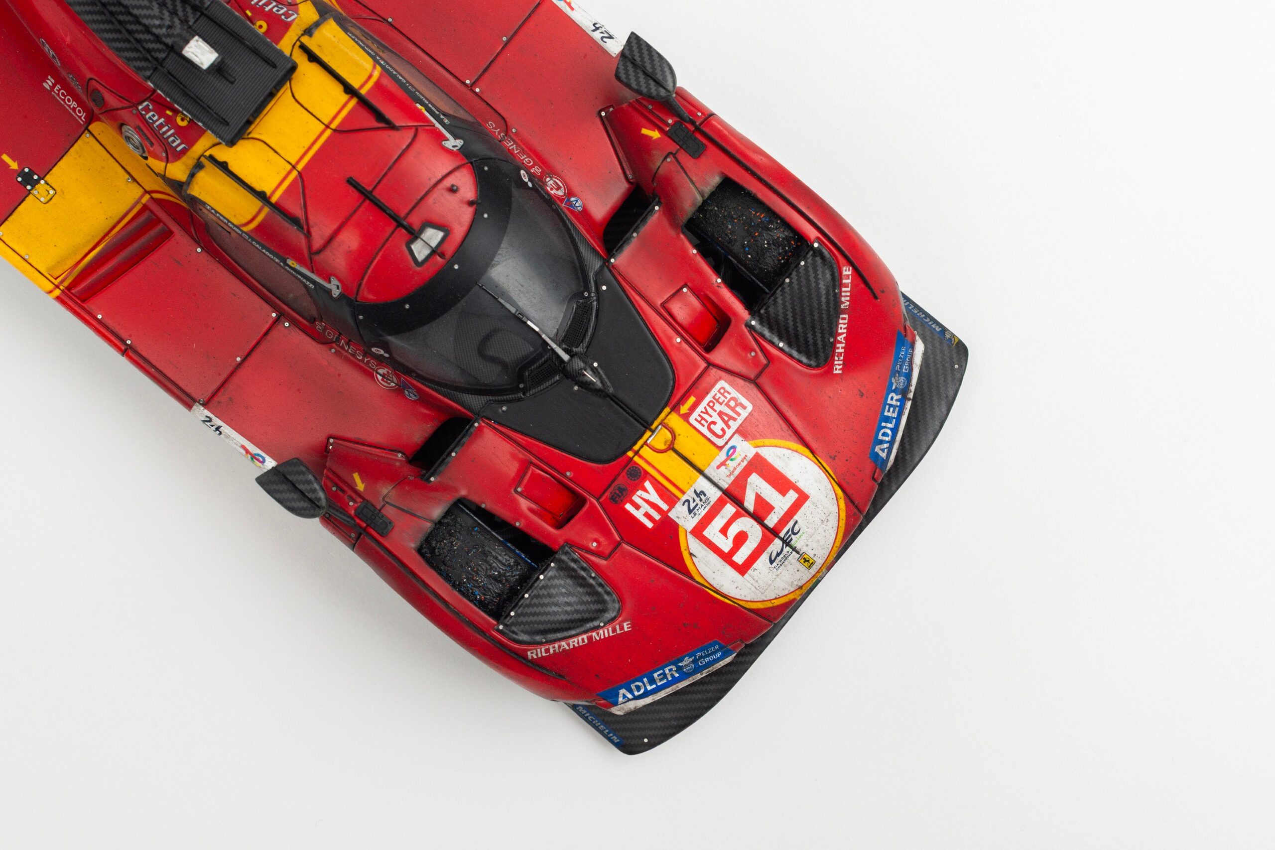 Amalgam Ferrari 499P 2023 Le Mans Winner (Race Weathered) - Rot | 1:18 - 画像7