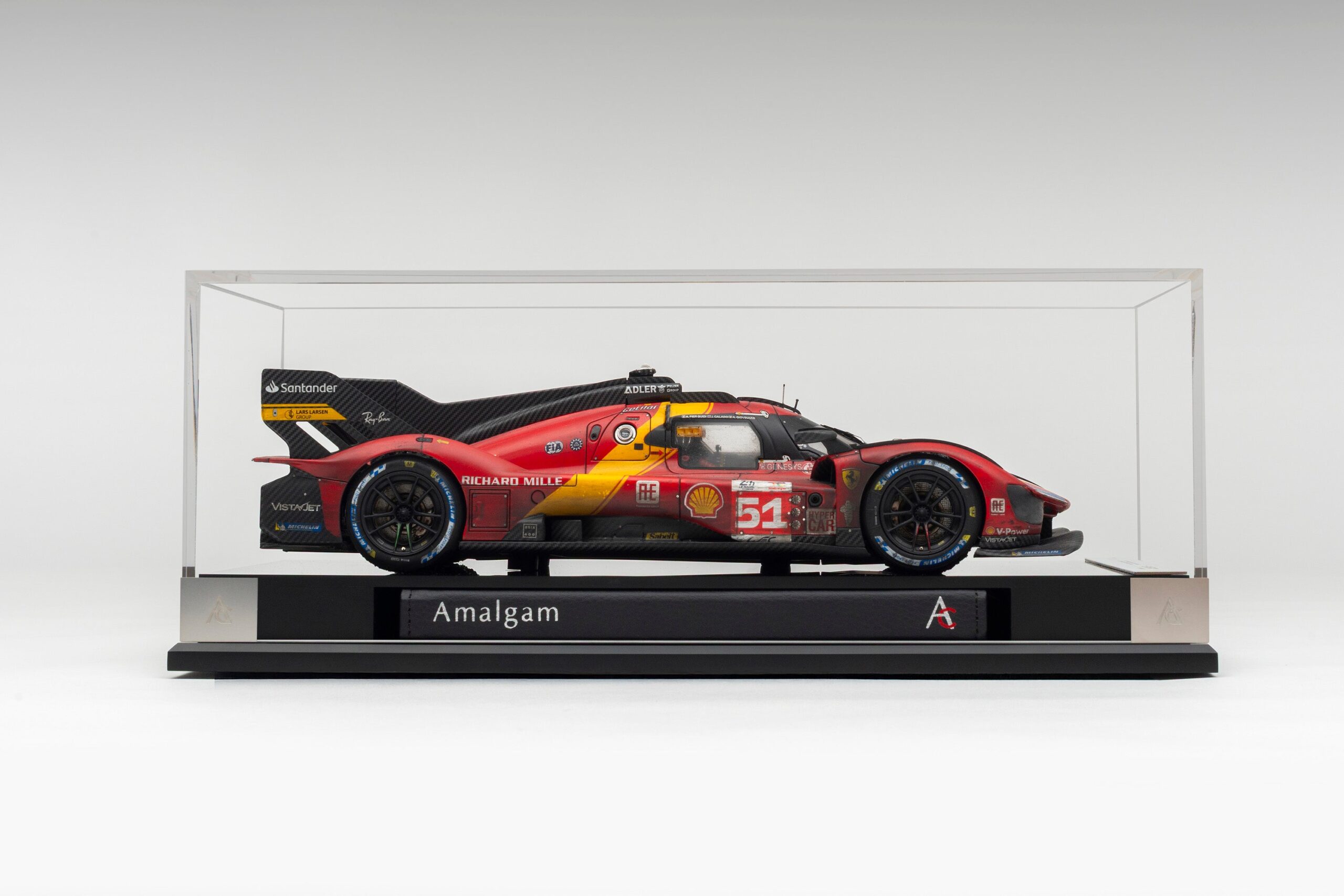 Amalgam Ferrari 499P 2023 Le Mans Winner (Race Weathered) - Rot | 1:18 - 画像15
