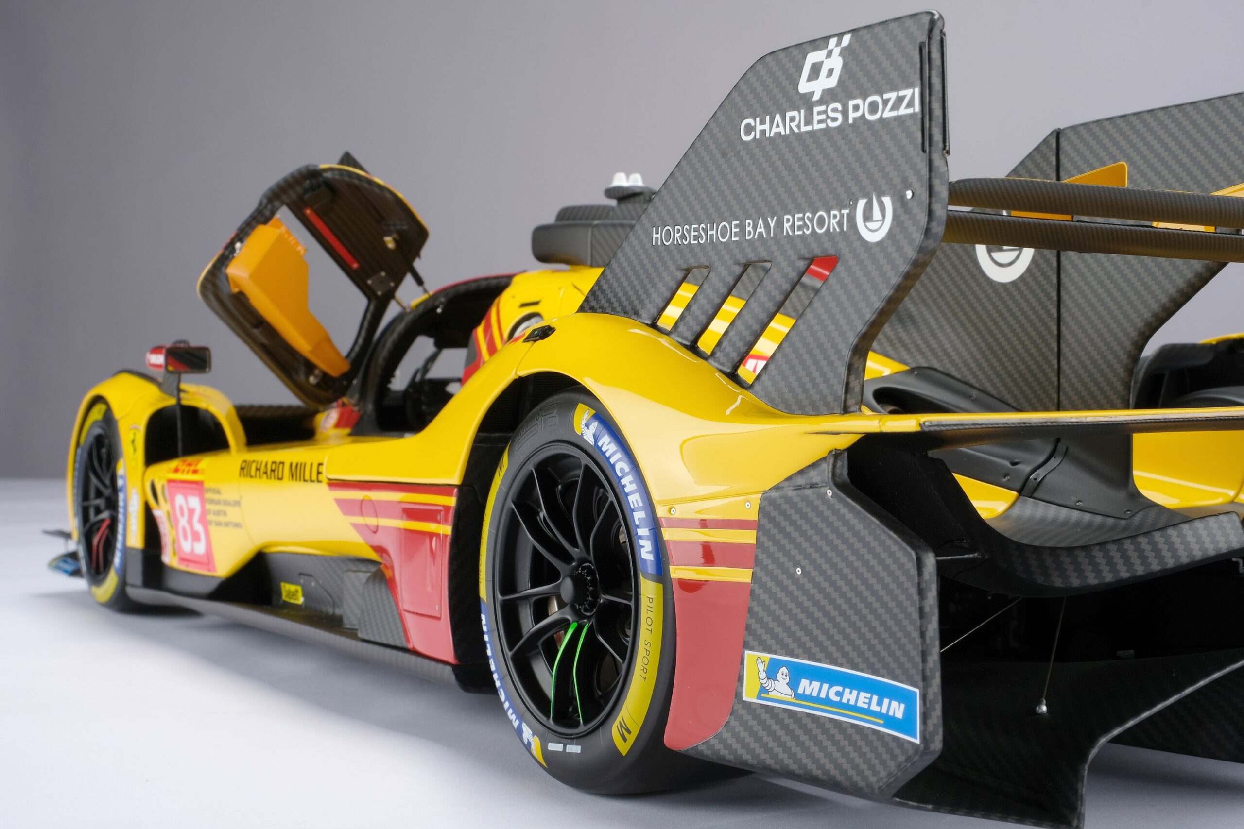 Amalgam Ferrari 499P 2024 Lone Star Le Mans Winner - Gelb | 1:8 - 画像17