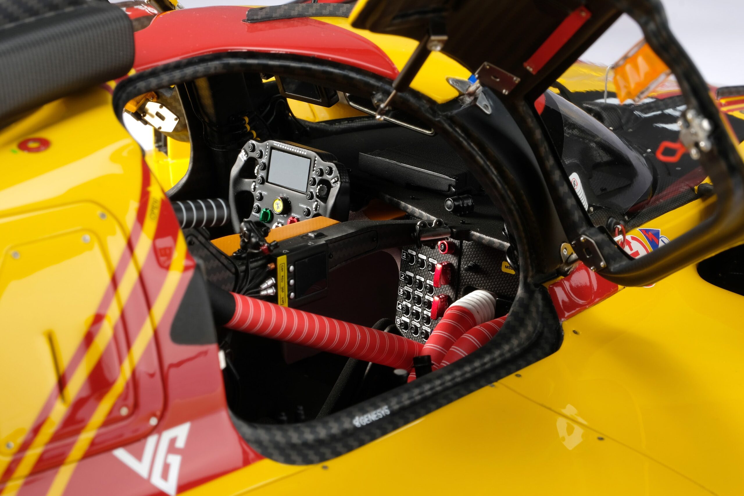 Amalgam Ferrari 499P 2024 Lone Star Le Mans Winner - Gelb | 1:8 - 画像9
