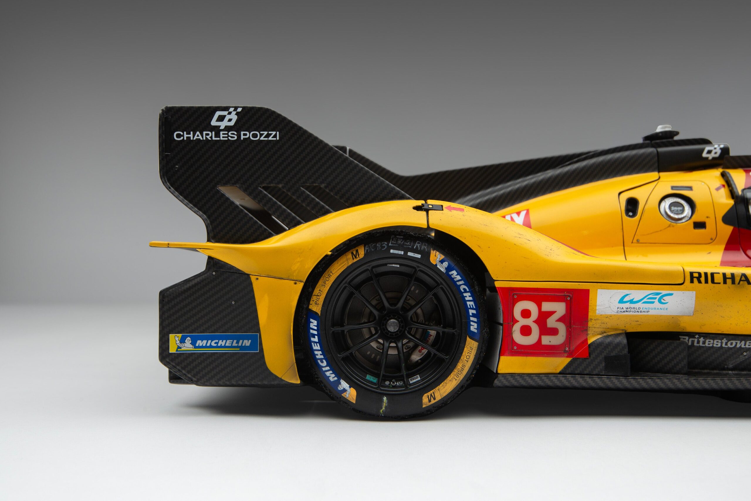 Amalgam Ferrari 499P 2025 Le Mans Winner Race Weathered - Rot | 1:8 - Image 14