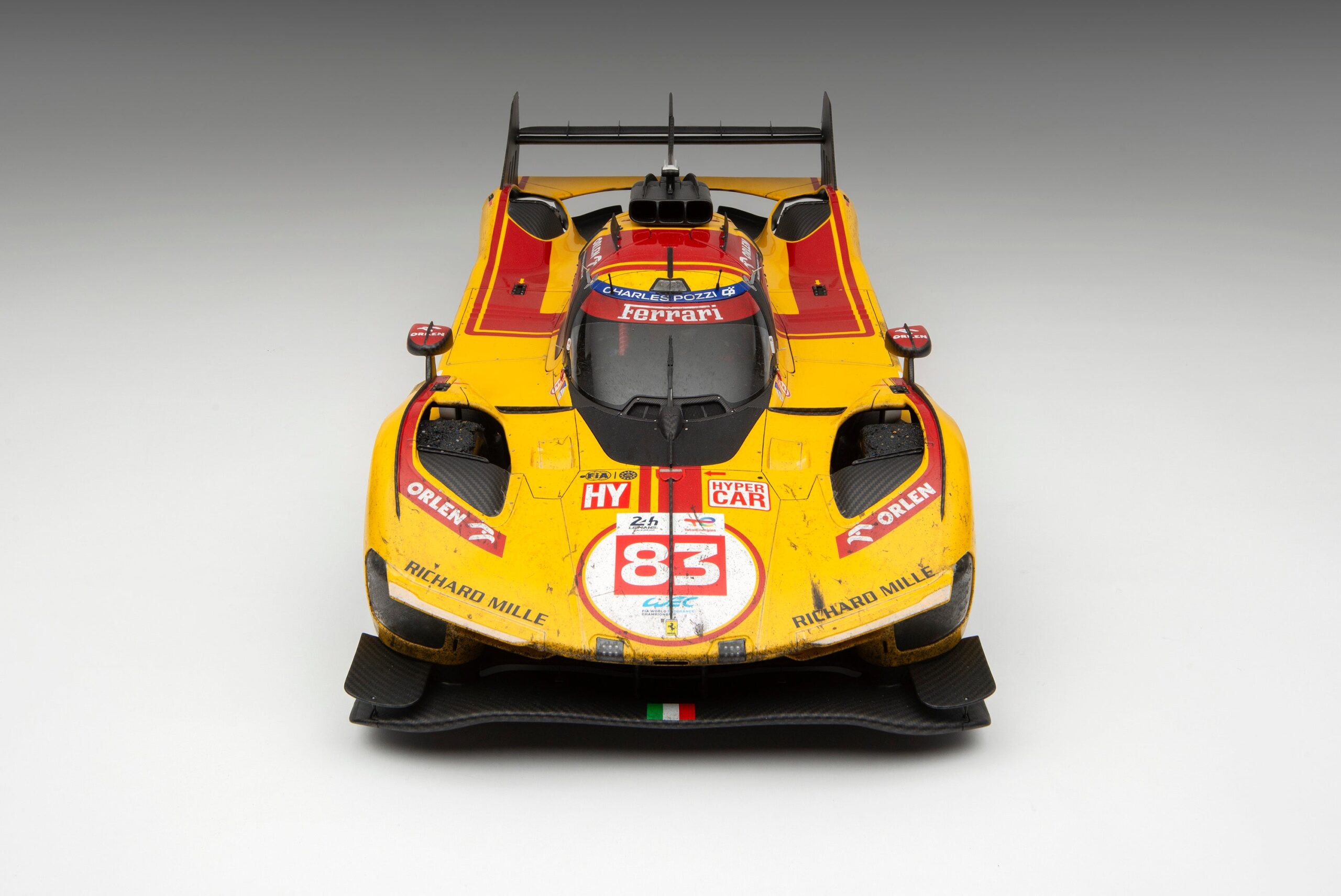 Amalgam Ferrari 499P 2025 Le Mans Winner Race Weathered - Rot | 1:8 - Image 9