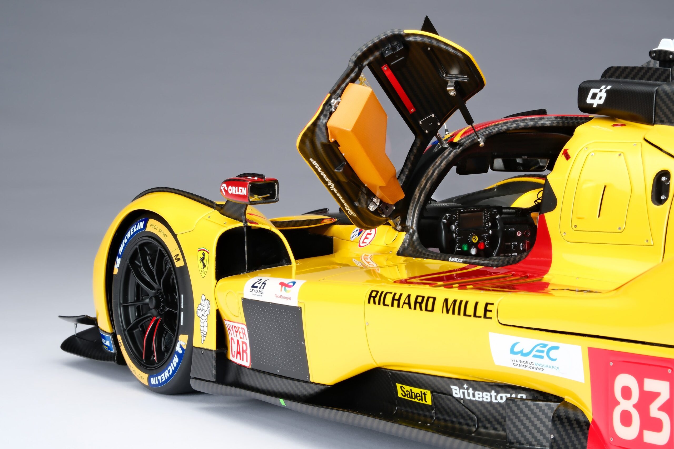 Amalgam Ferrari 499P 2025 Le Mans - Rot | 1:8 - Image 10