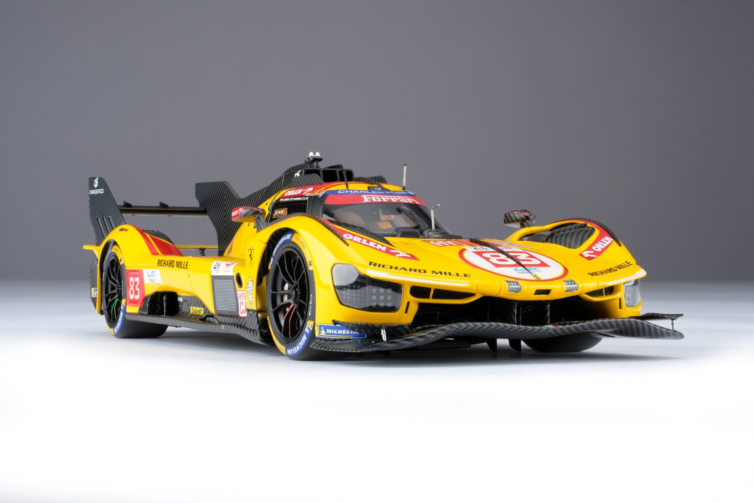 Amalgam Ferrari 499P 2025 Le Mans Winner #83 - Gelb | 1:18 - Imagen 6