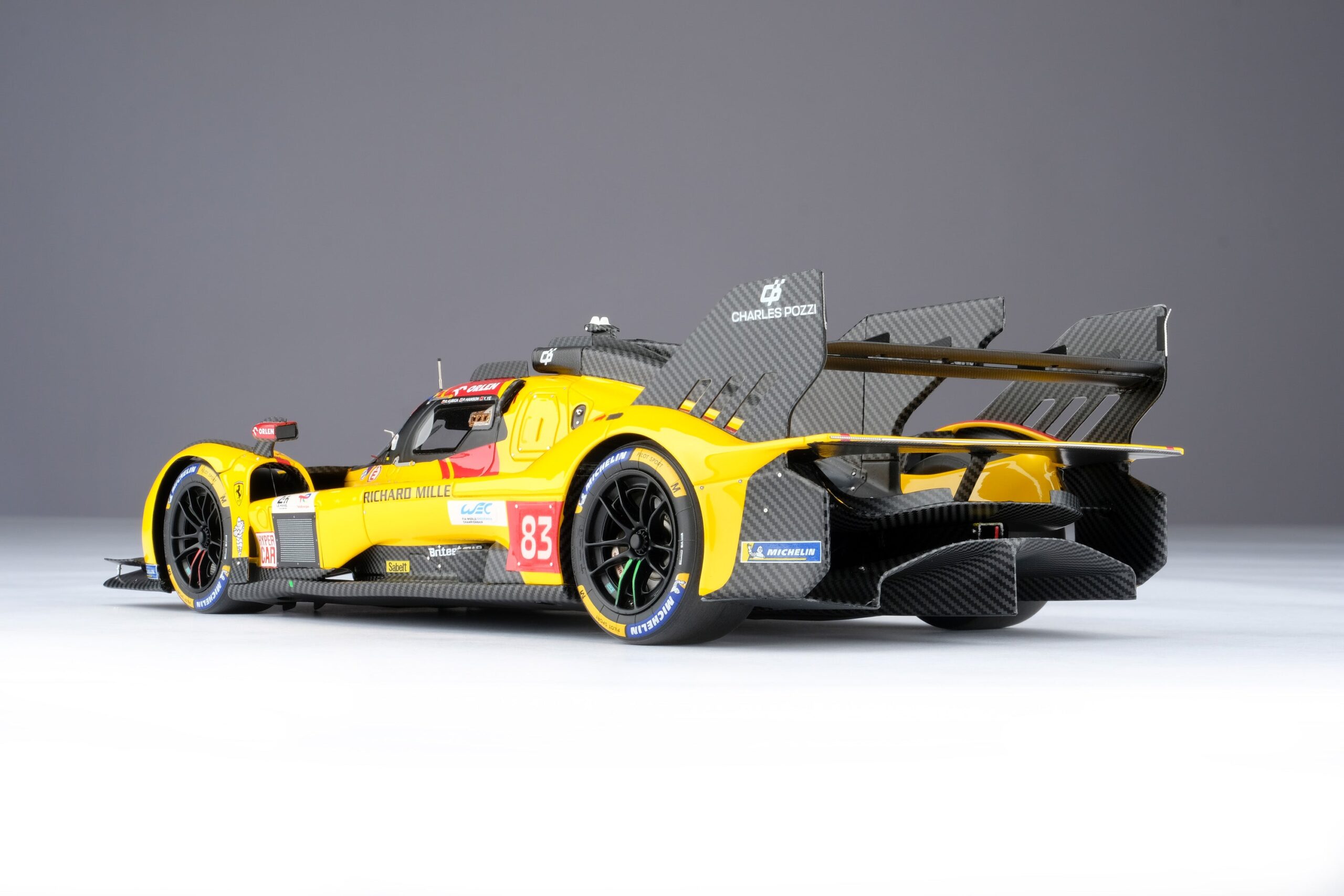 Amalgam Ferrari 499P 2025 Le Mans Winner #83 - Gelb | 1:18 - Imagen 15