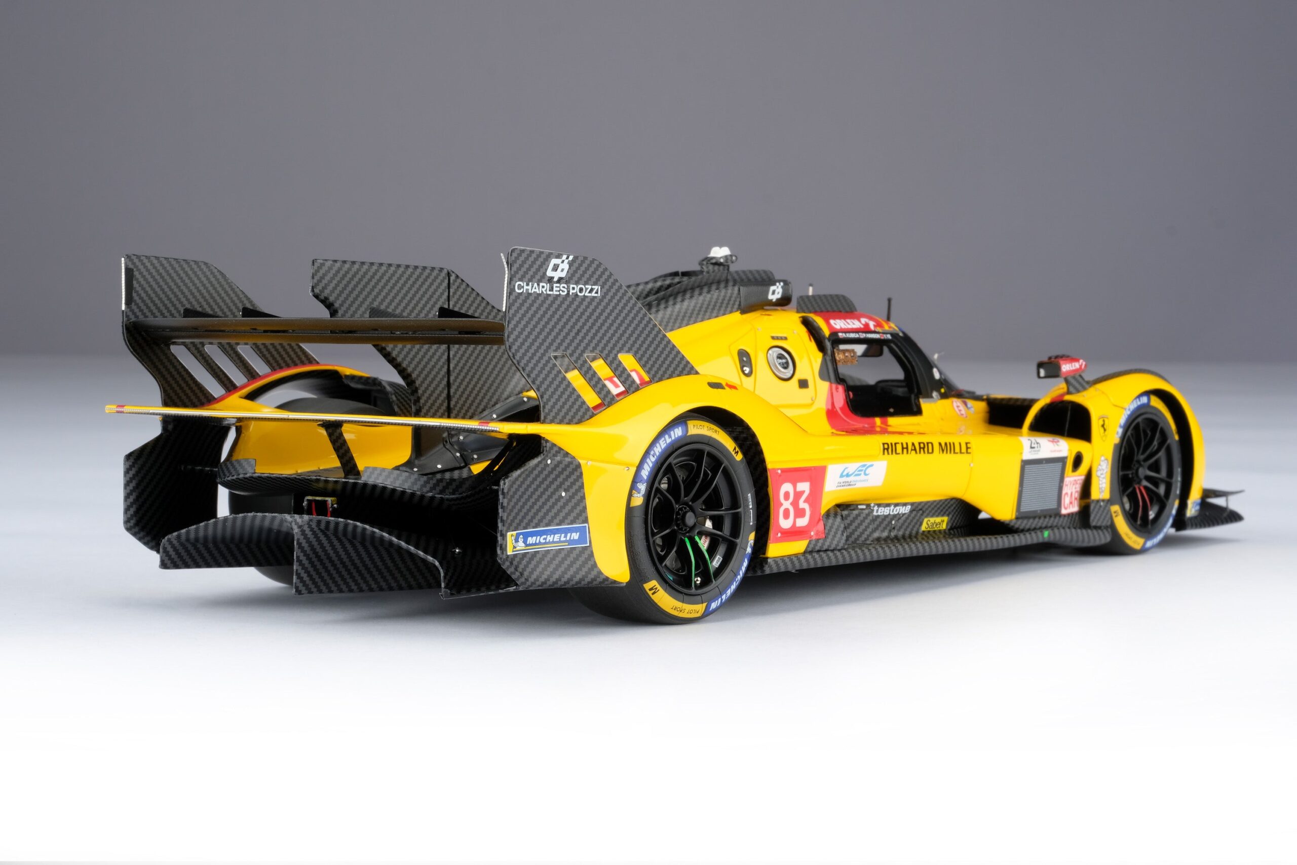 Amalgam Ferrari 499P 2025 Le Mans Winner #83 - Gelb | 1:18 - Imagen 18