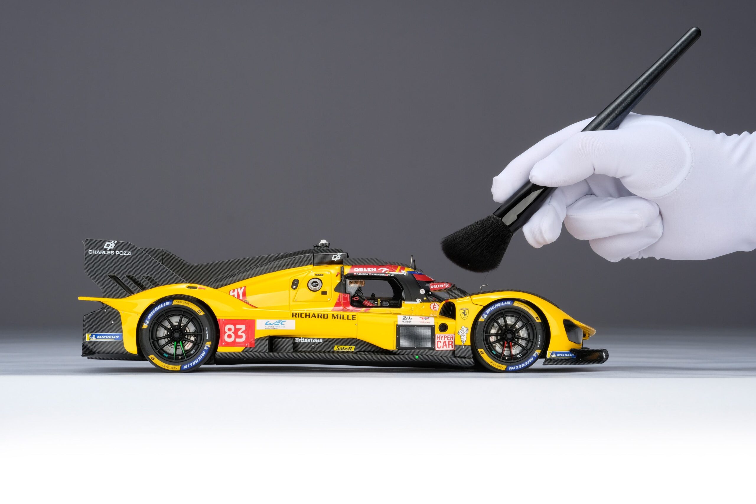 Amalgam Ferrari 499P 2025 Le Mans Winner #83 - Gelb | 1:18 - Imagen 4
