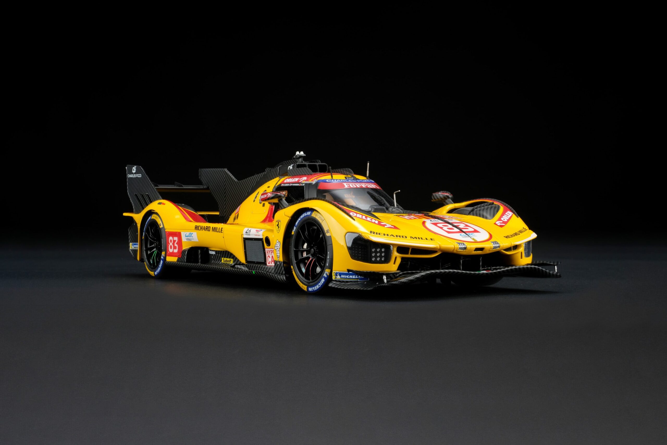 Amalgam Ferrari 499P 2025 Le Mans Winner #83 - Gelb | 1:18 - Imagen 2