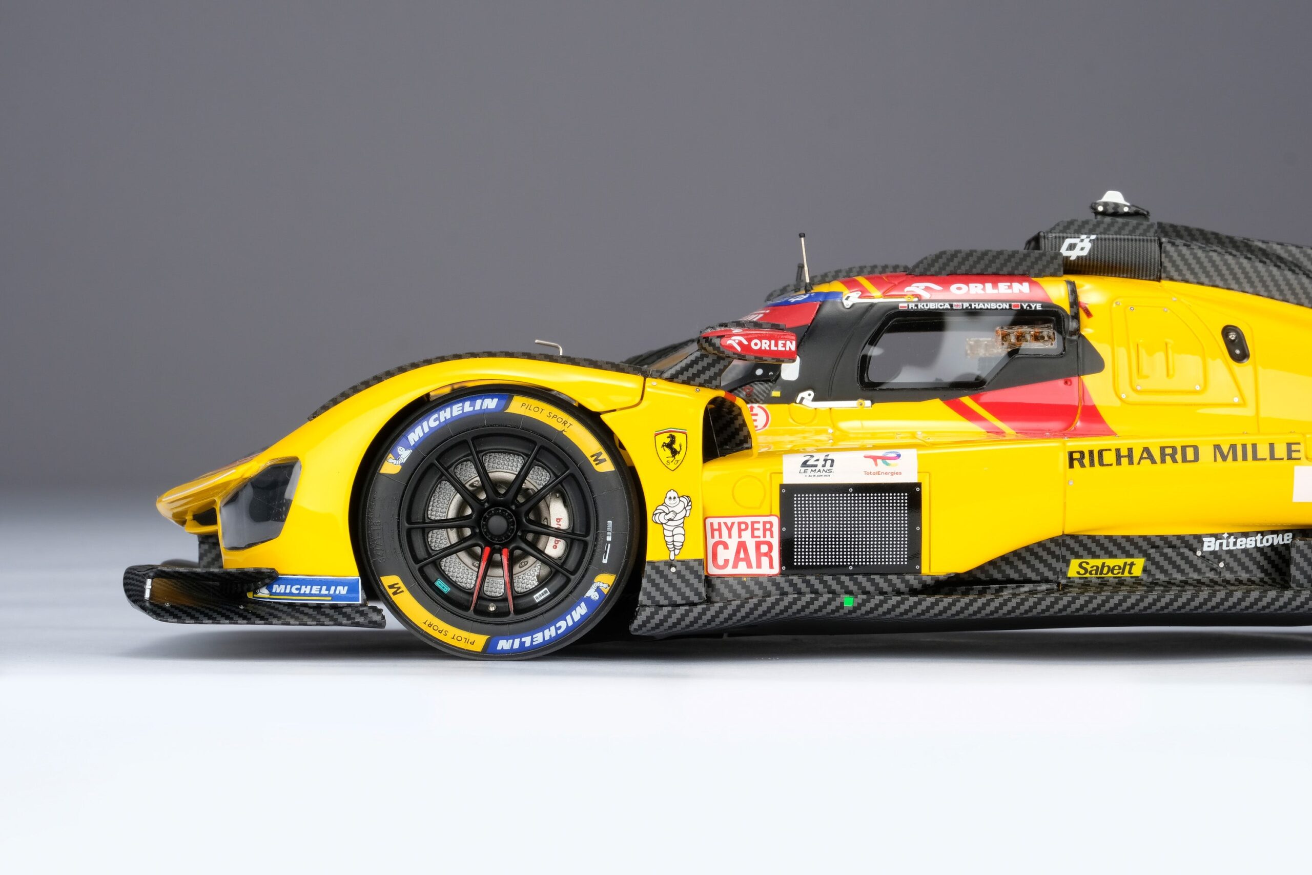 Amalgam Ferrari 499P 2025 Le Mans Winner #83 - Gelb | 1:18 - Imagen 14