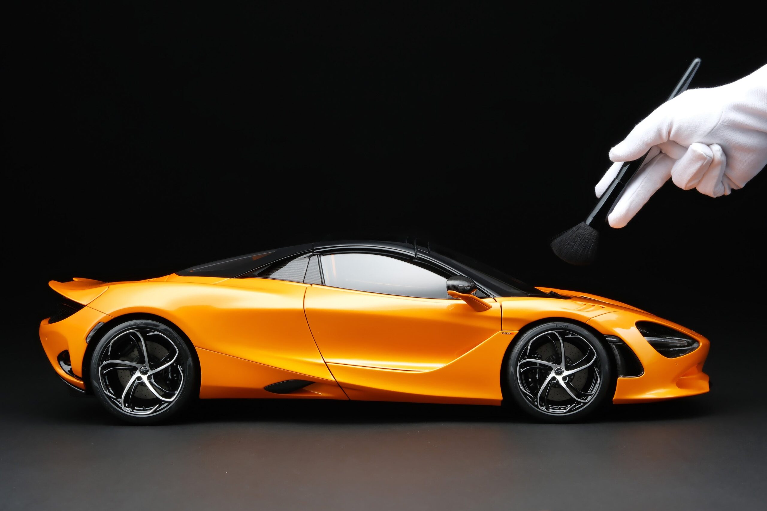 Amalgam McLaren 750S Spider (2023) - Papaya-Orange | 1:8 - Imagen 3