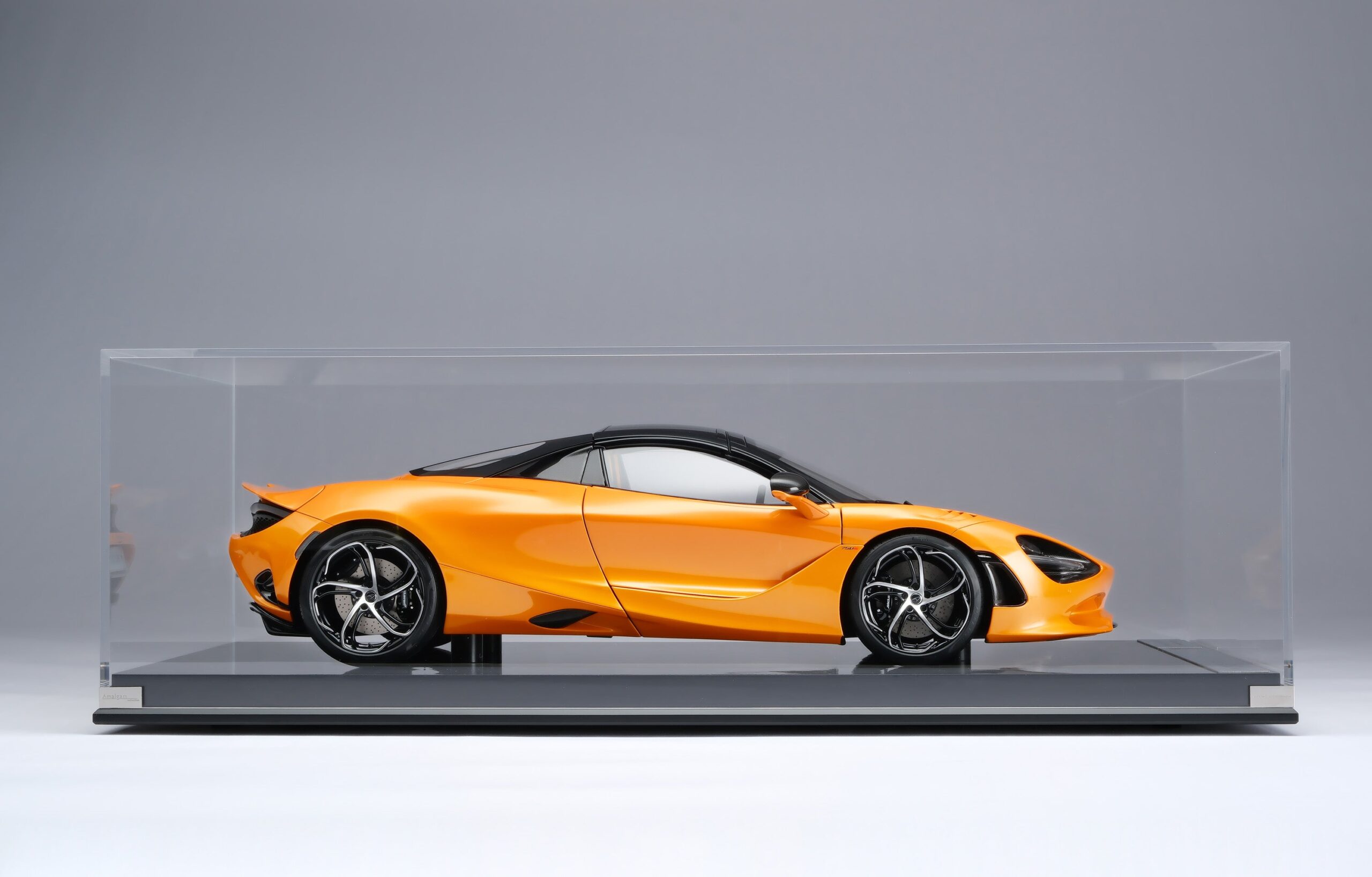 Amalgam McLaren 750S Spider (2023) - Papaya-Orange | 1:8 - Imagen 18