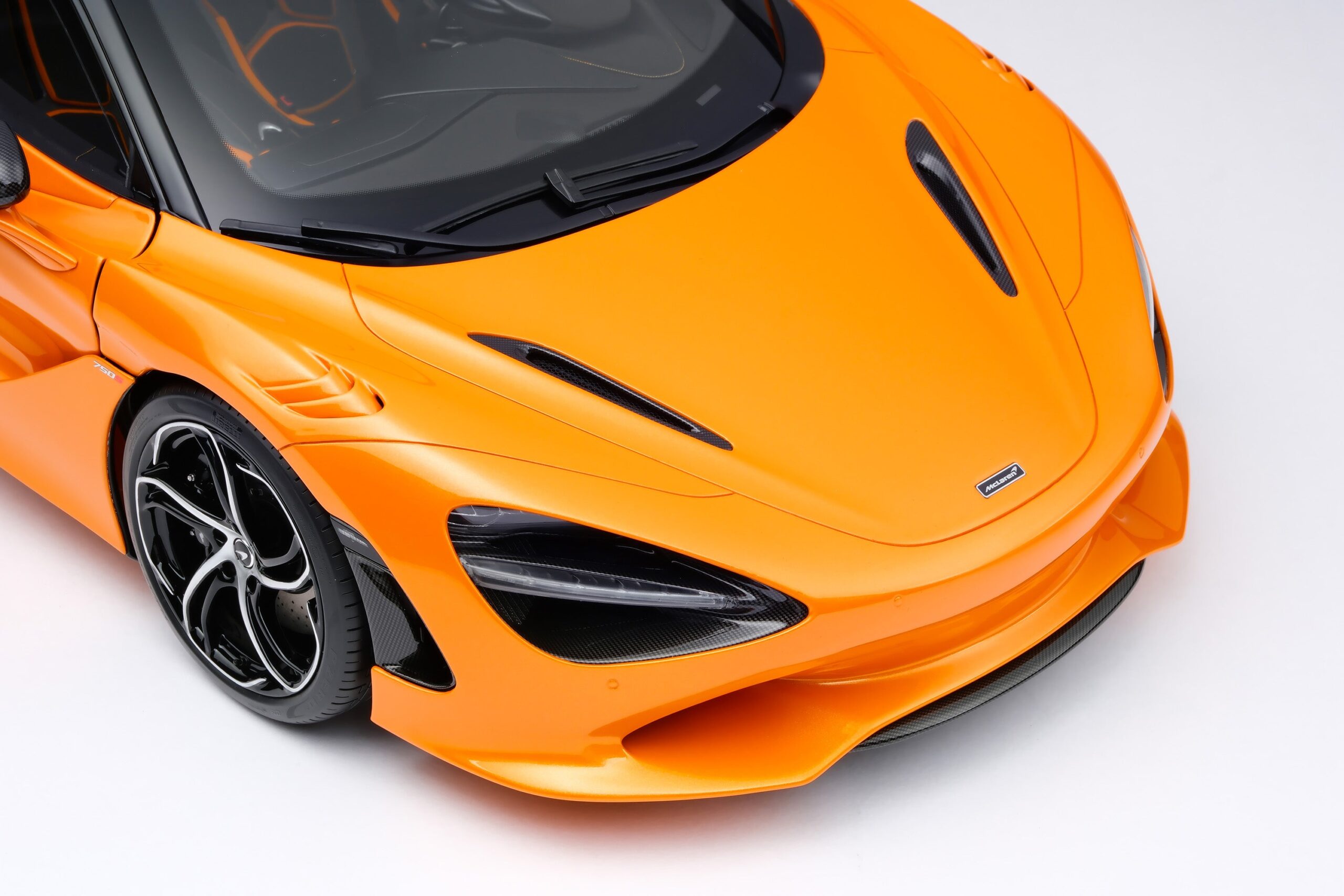 Amalgam McLaren 750S Spider (2023) - Papaya-Orange | 1:8 - Imagen 11