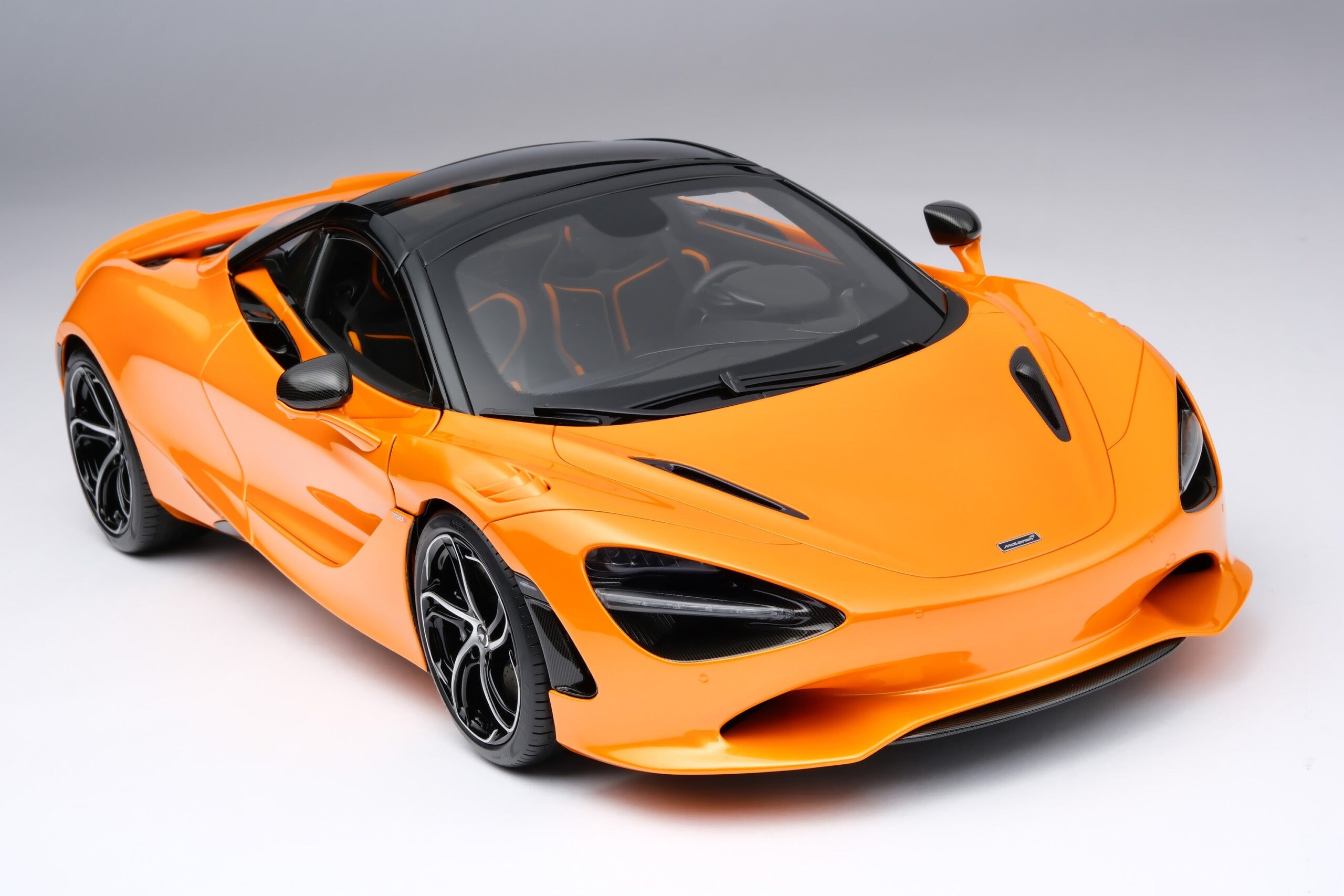 Amalgam McLaren 750S Spider (2023) - Papaya-Orange | 1:8 - Imagen 13