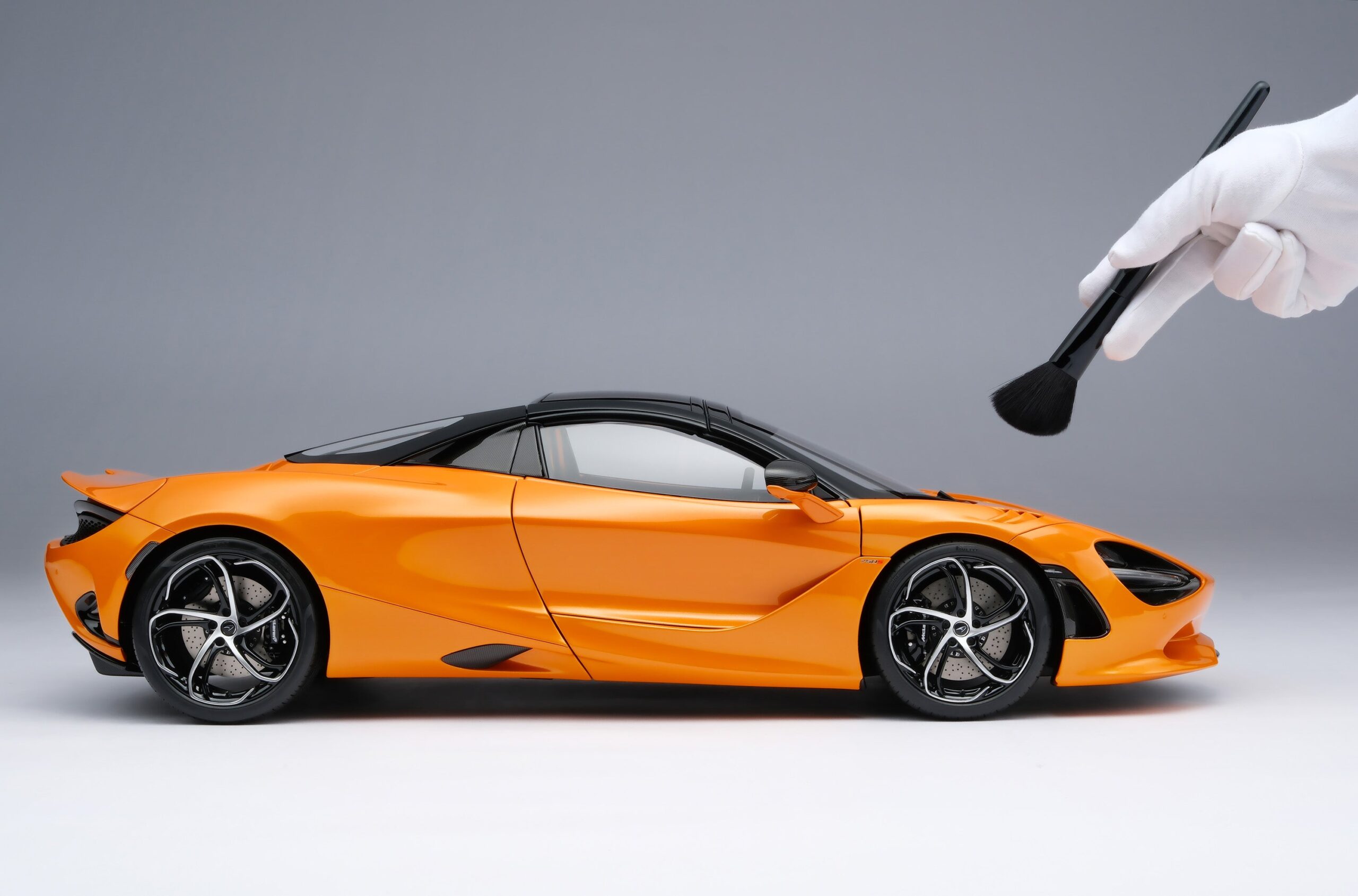Amalgam McLaren 750S Spider (2023) - Papaya-Orange | 1:8 - Imagen 4