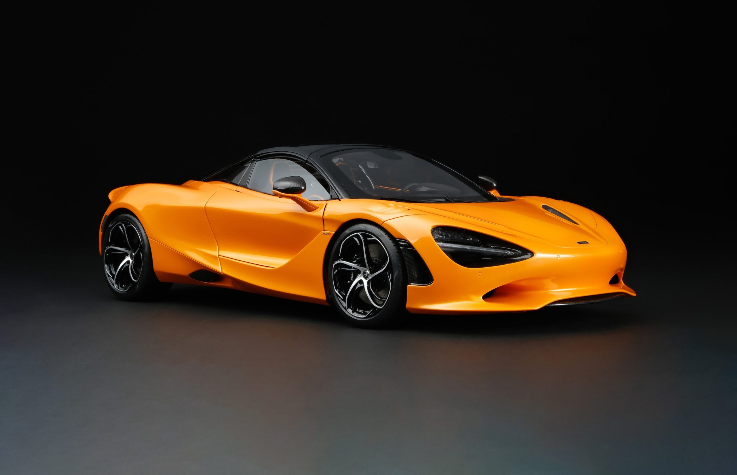 Amalgam McLaren 750S Spider (2023) - Papaya-Orange | 1:8 - Imagen 2