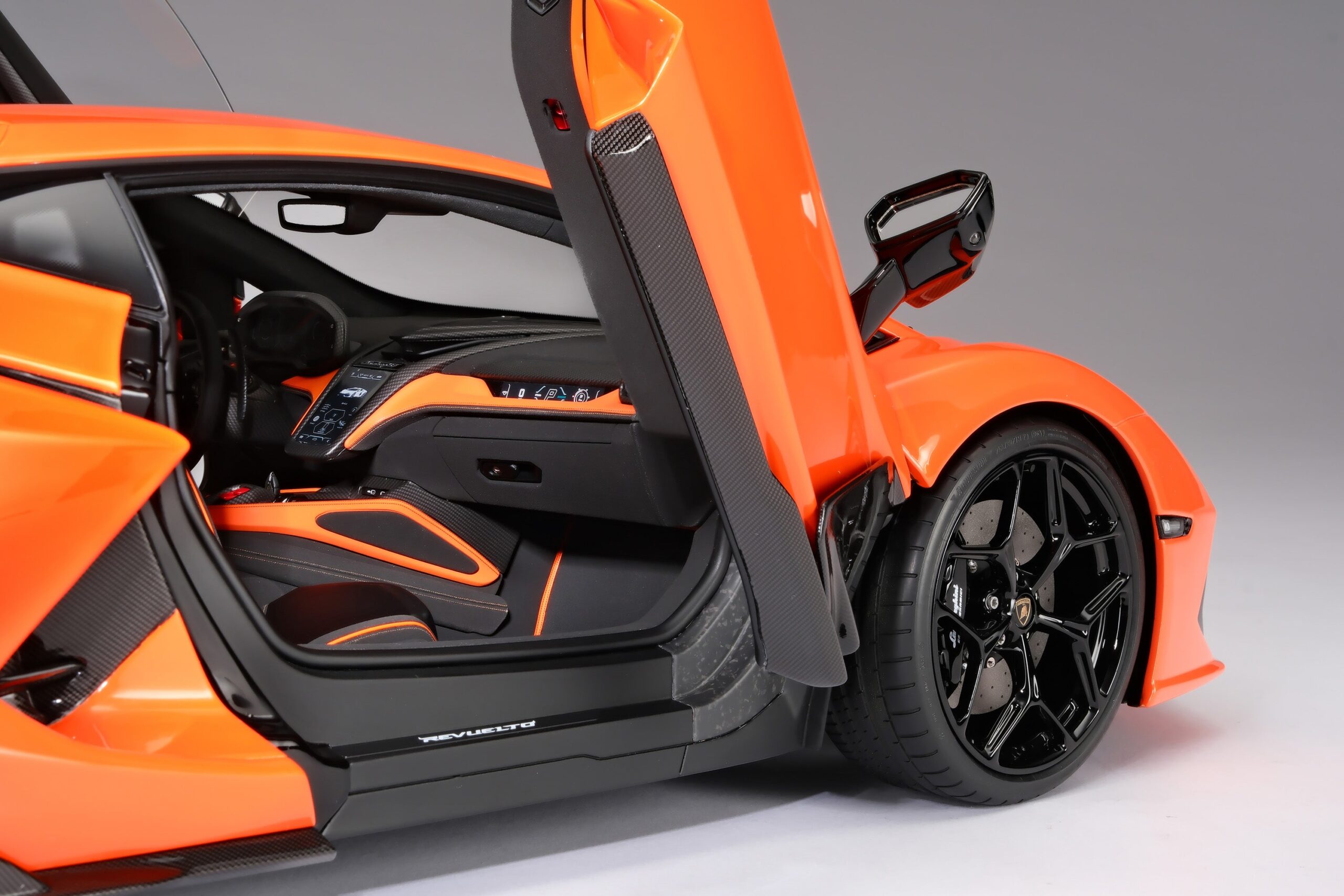 Amalgam Lamborghini Revuelto (2023) - Orange | 1:8 - 画像17