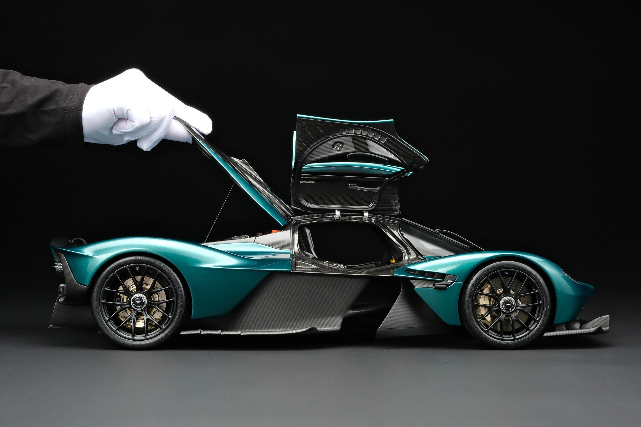 Amalgam Aston Martin Valkyrie (2021) - Grün | 1:8 - Image 3