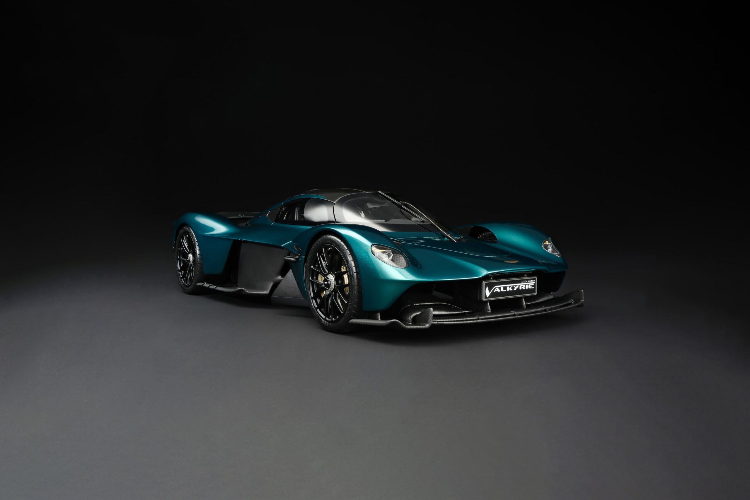 Amalgam Aston Martin Valkyrie (2021) - Grün | 1:8 - Image 2