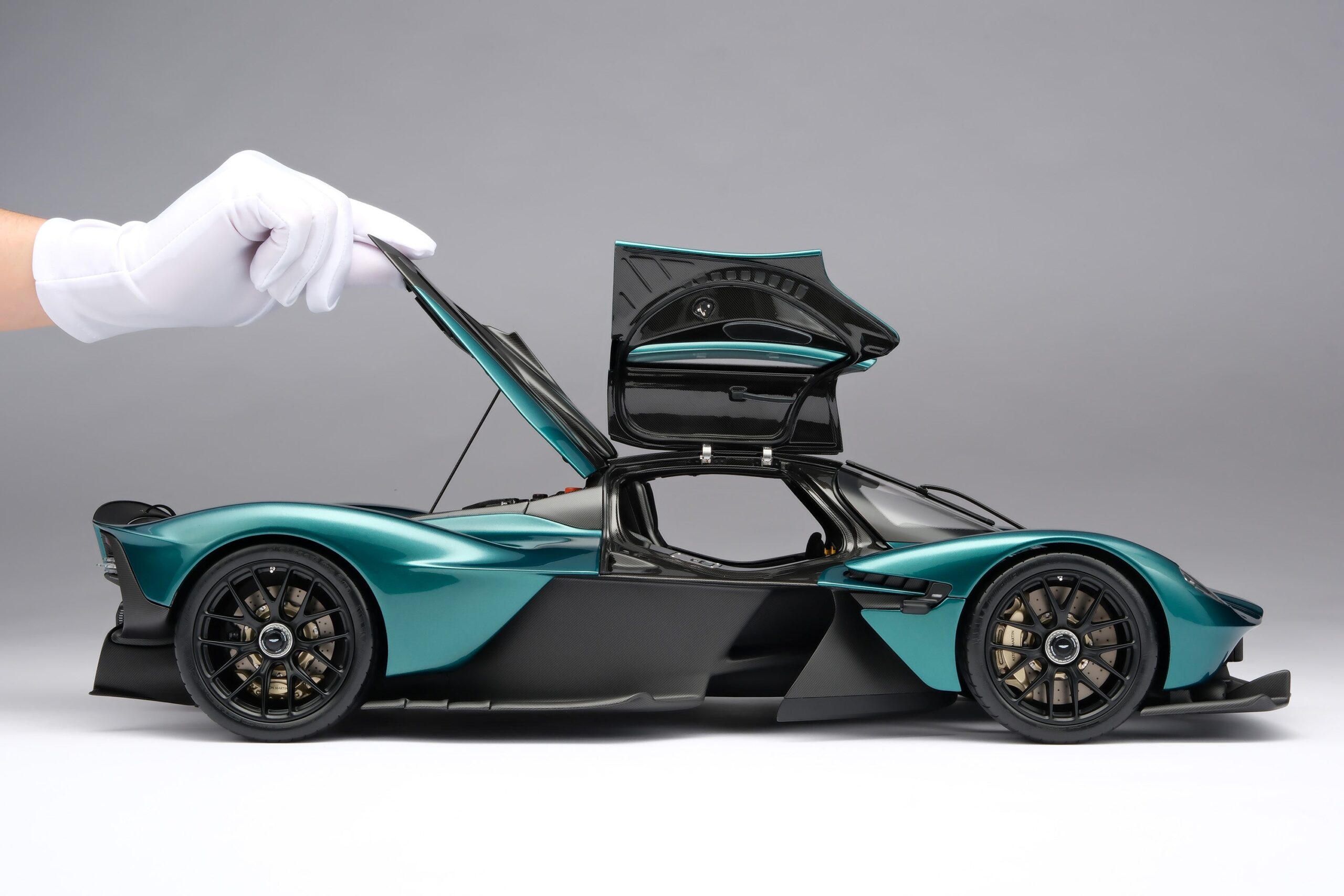 Amalgam Aston Martin Valkyrie (2021) - Grün | 1:8 - Image 4