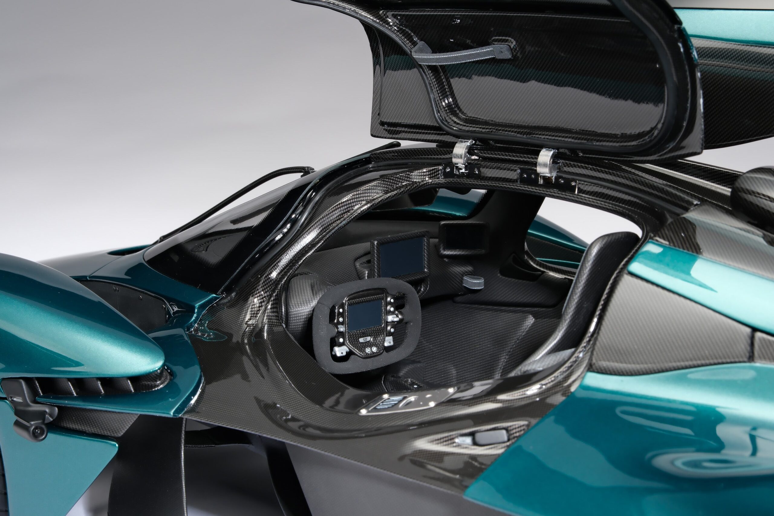Amalgam Aston Martin Valkyrie (2021) - Grün | 1:8 - Image 5