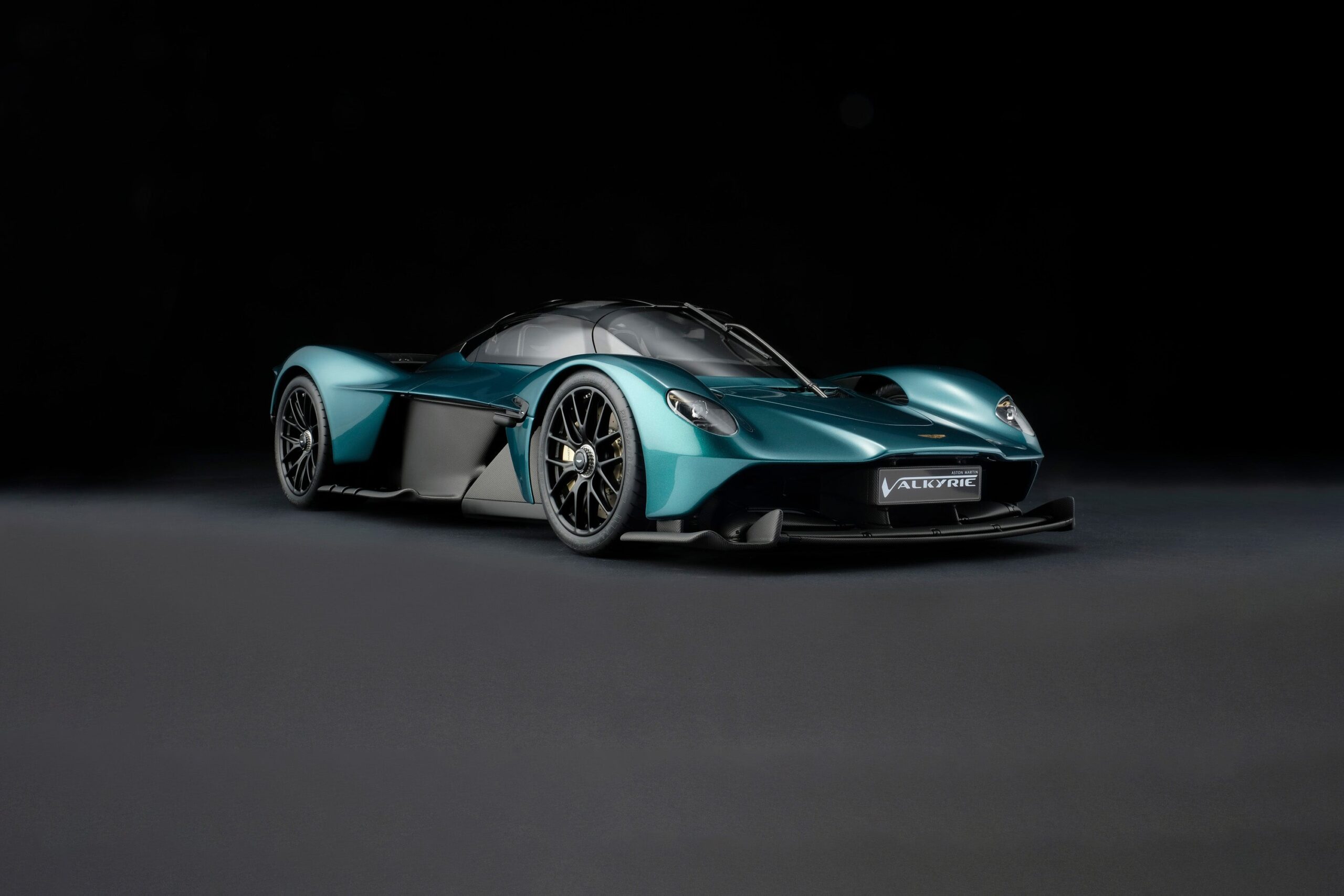 Amalgam Aston Martin Valkyrie Spider (2023) | 1:8 - الصورة 2