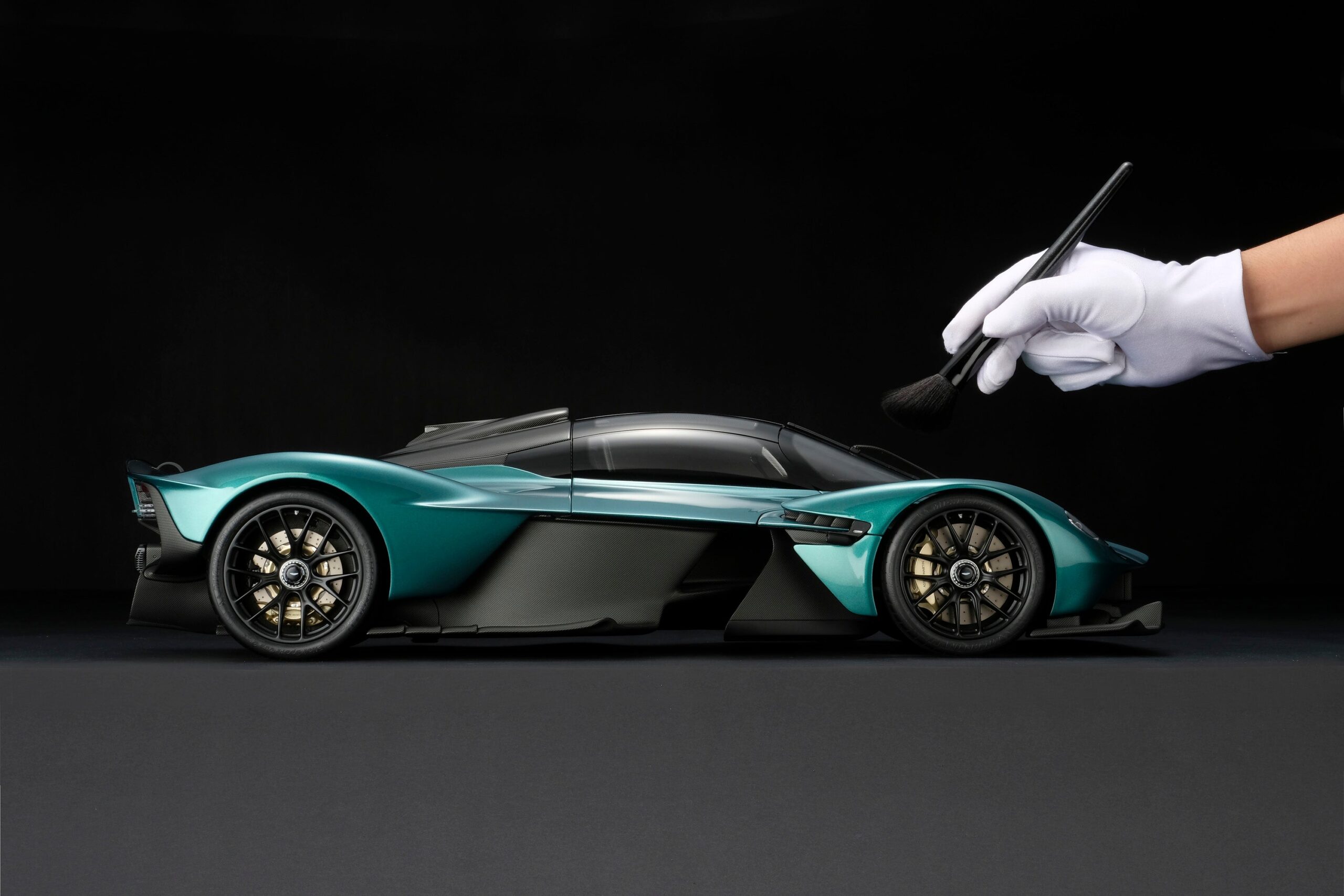 Amalgam Aston Martin Valkyrie Spider (2023) | 1:8 - الصورة 3
