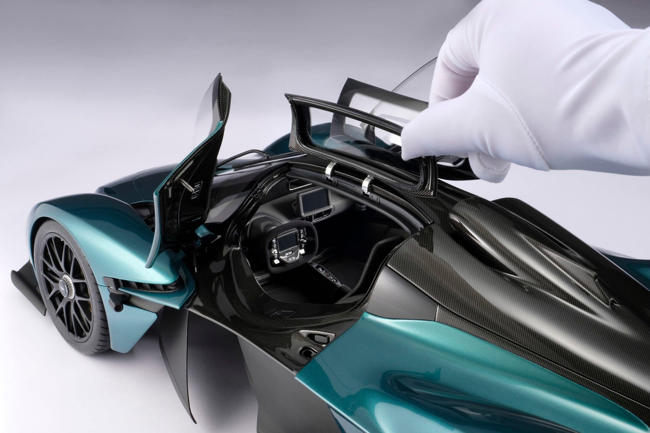 Amalgam Aston Martin Valkyrie Spider (2023) | 1:8 - الصورة 9