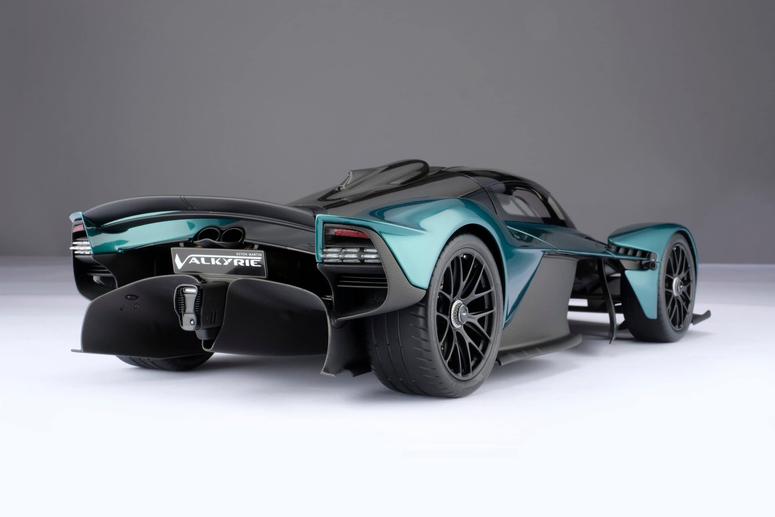 Amalgam Aston Martin Valkyrie Spider (2023) | 1:8 - الصورة 17