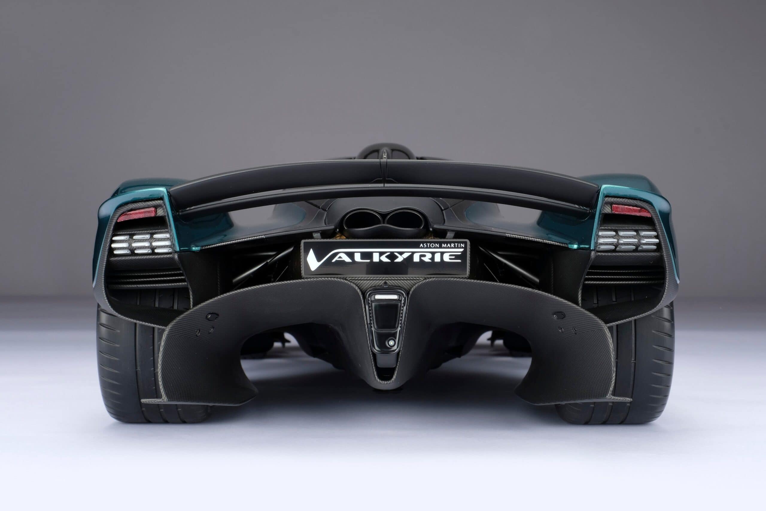 Amalgam Aston Martin Valkyrie Spider (2023) | 1:8 - الصورة 18