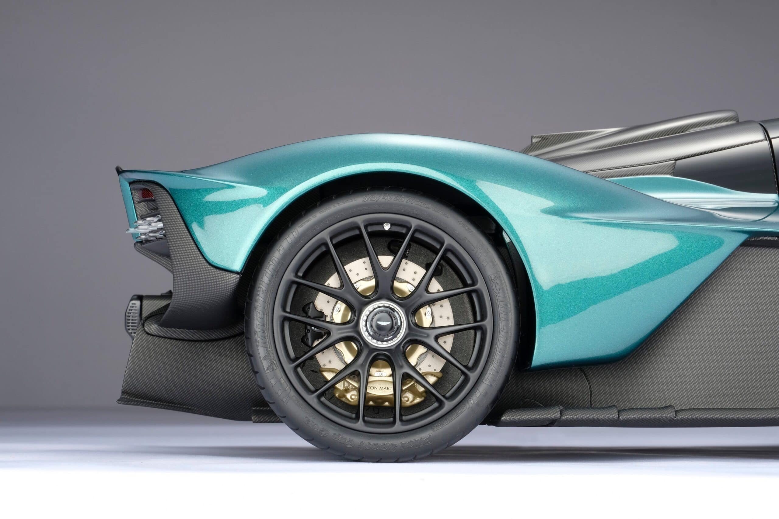 Amalgam Aston Martin Valkyrie Spider (2023) | 1:8 - الصورة 16