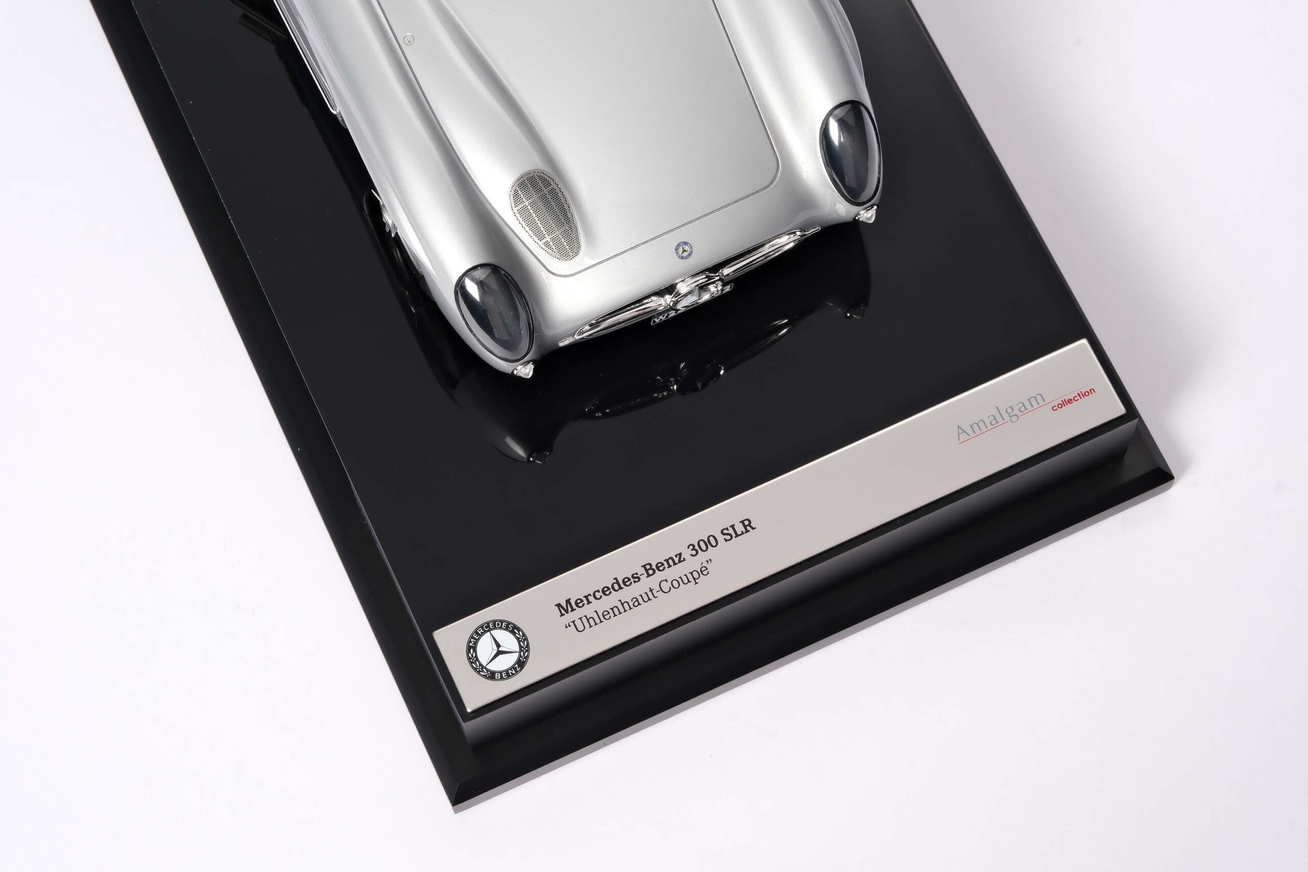 Amalgam Mercedes-Benz 300 SLR Uhlenhaut Coupé Chassis 00007/55 'The Blue' 1956 Test Drive - Silbergrau Metallic | 1:18 - Imagen 13