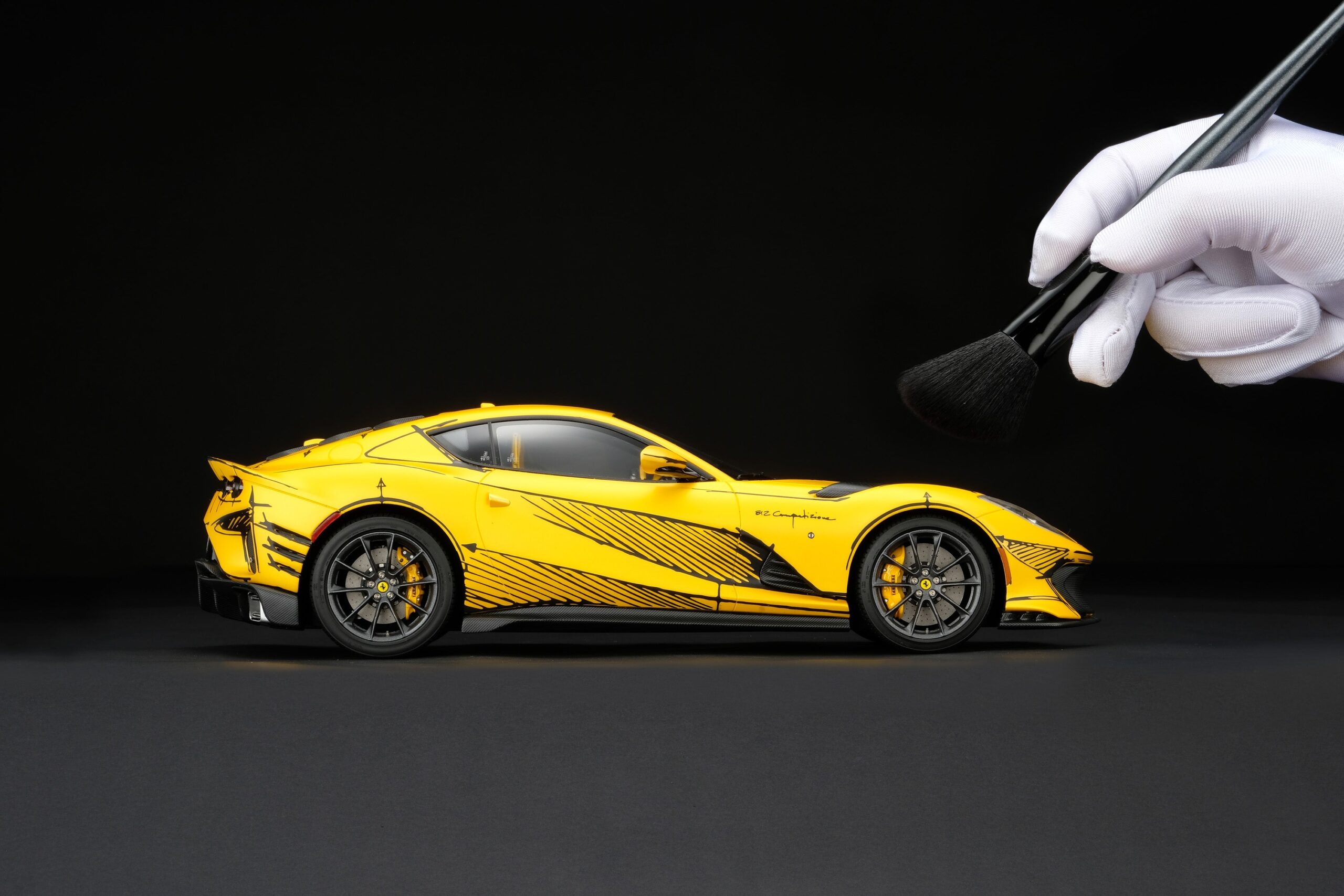 Amalgam Ferrari 812 Competizione Tailor Made - Gelb | 1:18 - Image 3