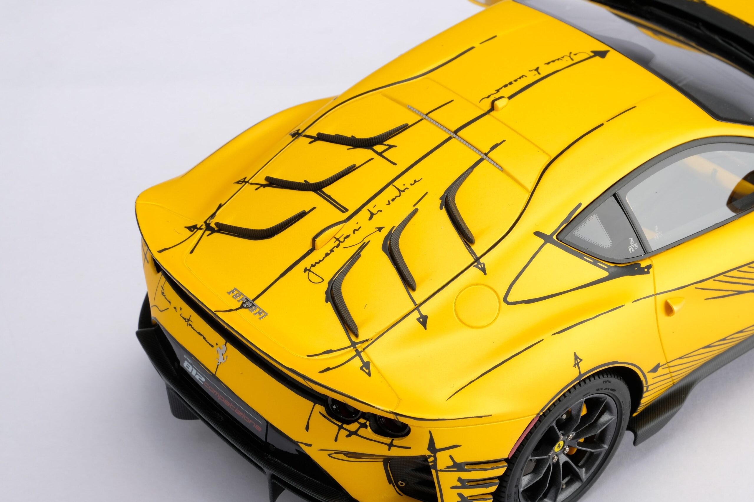 Amalgam Ferrari 812 Competizione Tailor Made - Gelb | 1:18 - Image 16