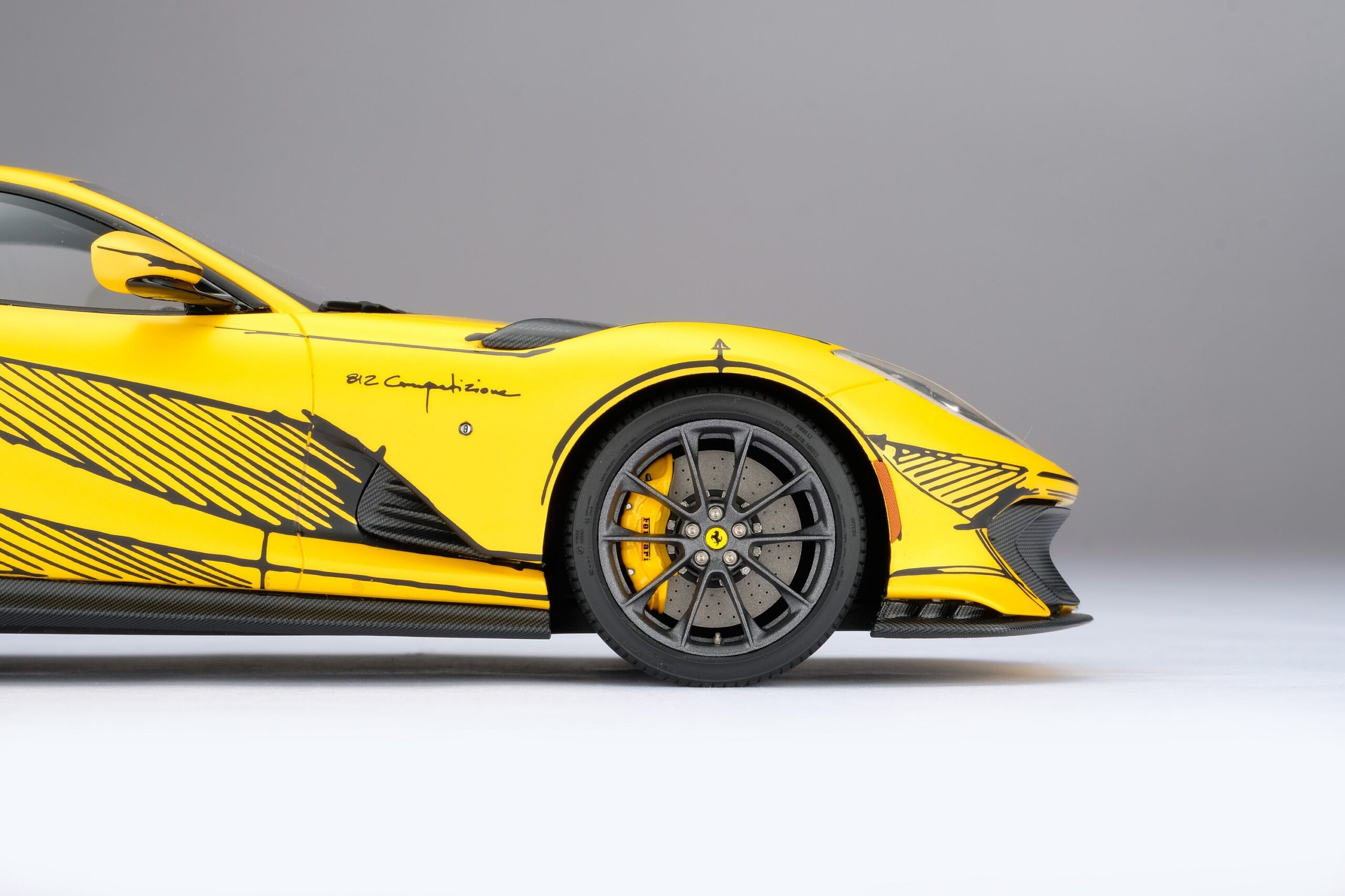 Amalgam Ferrari 812 Competizione Tailor Made - Gelb | 1:18 - Image 18