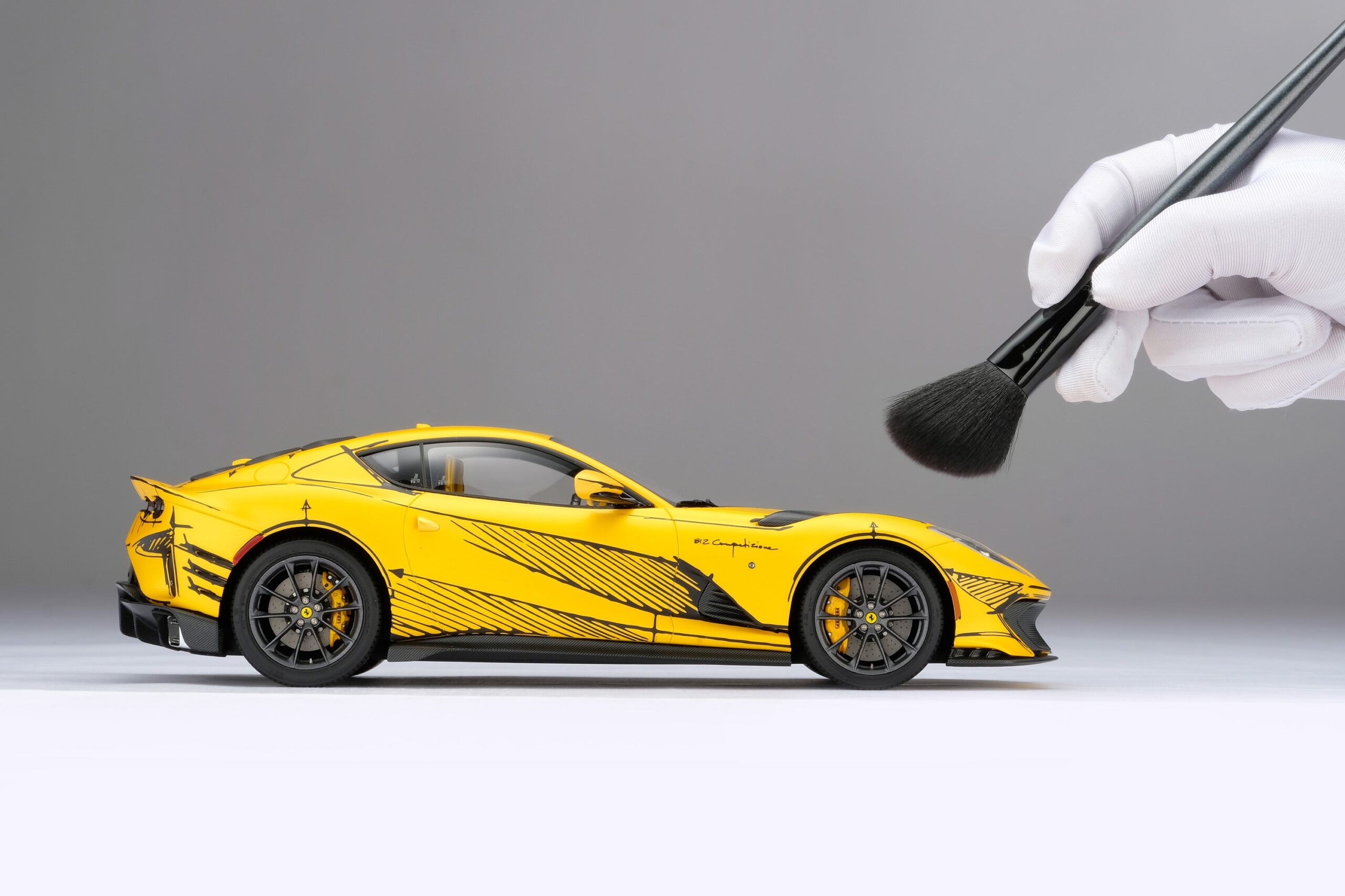 Amalgam Ferrari 812 Competizione Tailor Made - Gelb | 1:18 - Image 4