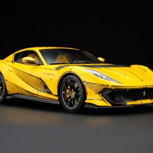 アマルガム フェラーリ 812 コンペティツィオーネ テーラーメイド - イエロー | 1:18