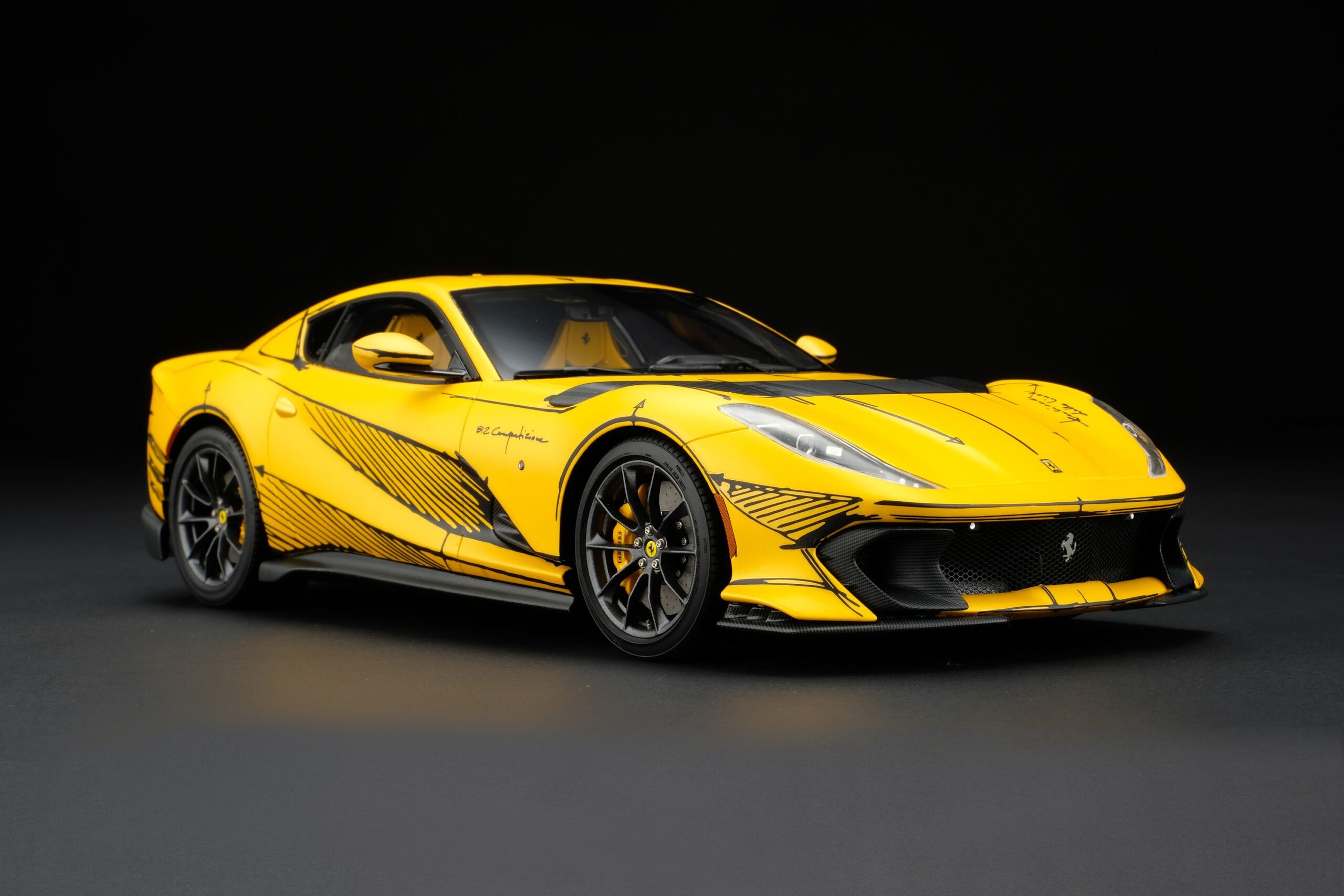 أمالغيم فيراري 812 كومبيتيционе تيلور مايد - أصفر | 1:18