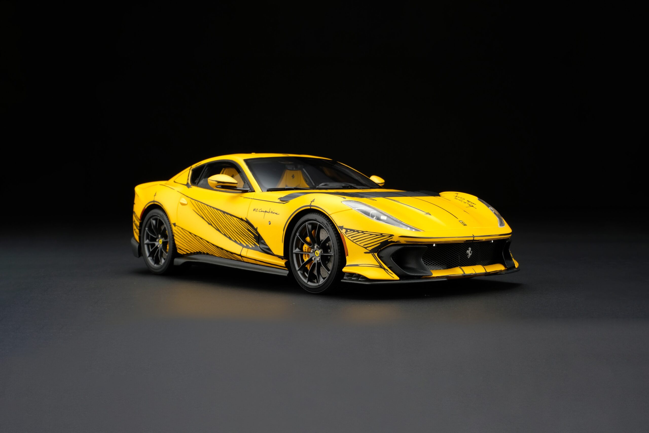 Amalgam Ferrari 812 Competizione Tailor Made - Gelb | 1:18 - Image 2