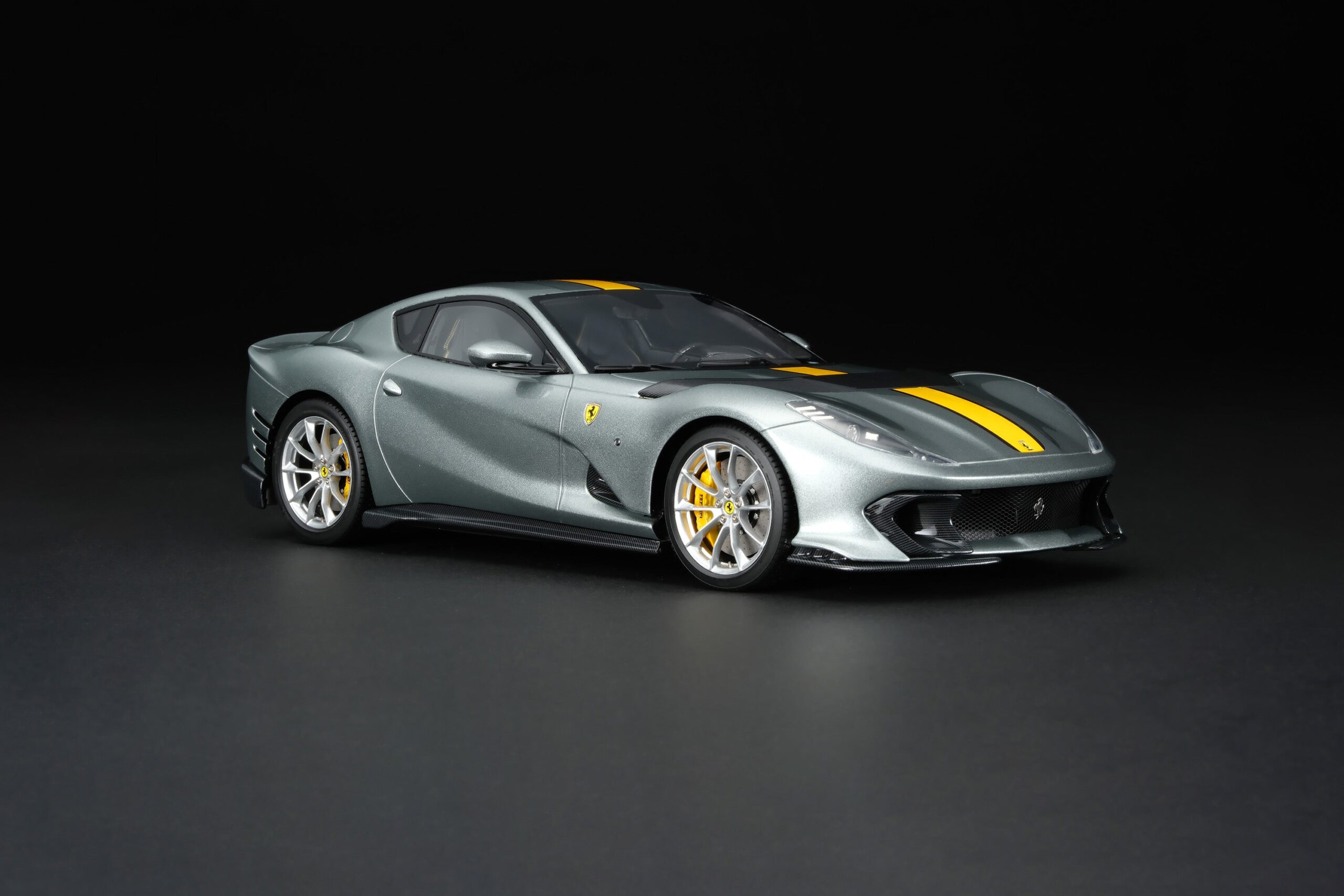 Amalgam Ferrari 812 Competizione - Grau | 1:18 - 画像2