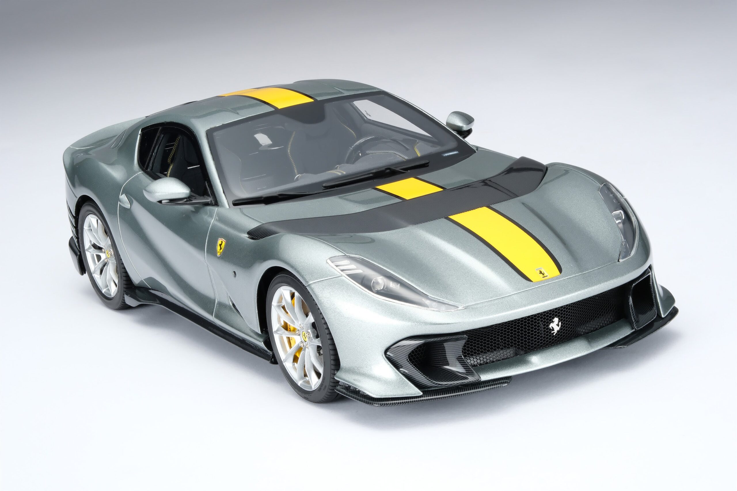 Amalgam Ferrari 812 Competizione - Grau | 1:18 - 画像5