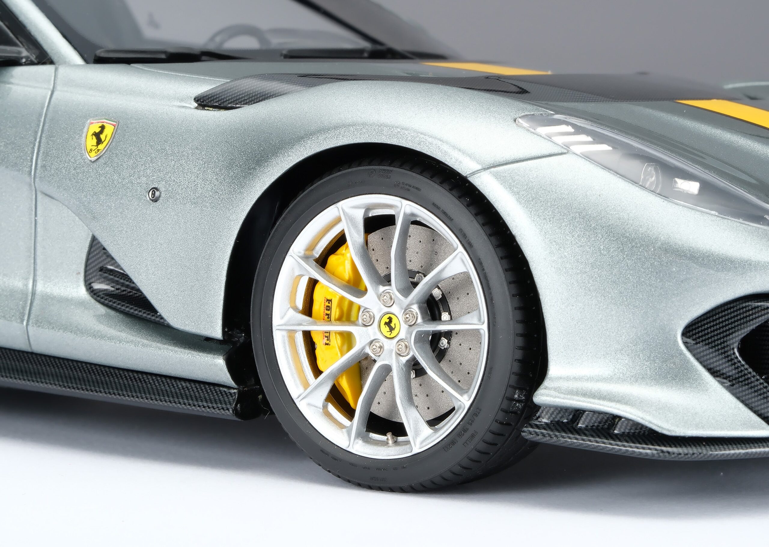 Amalgam Ferrari 812 Competizione - Grau | 1:18 - 画像7